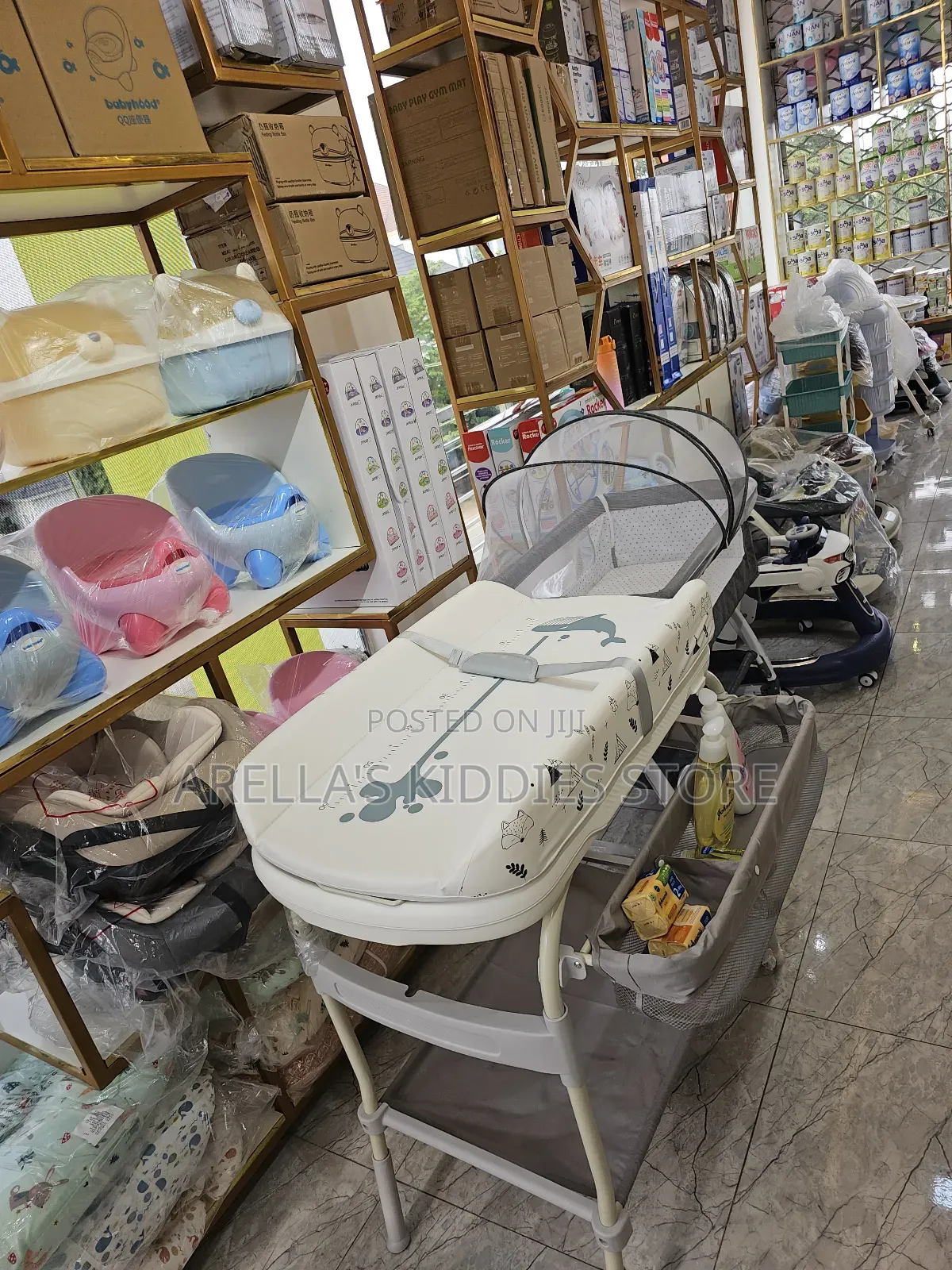 4 in 1 ( Baby Bathtub / Changing Table Storage Rack