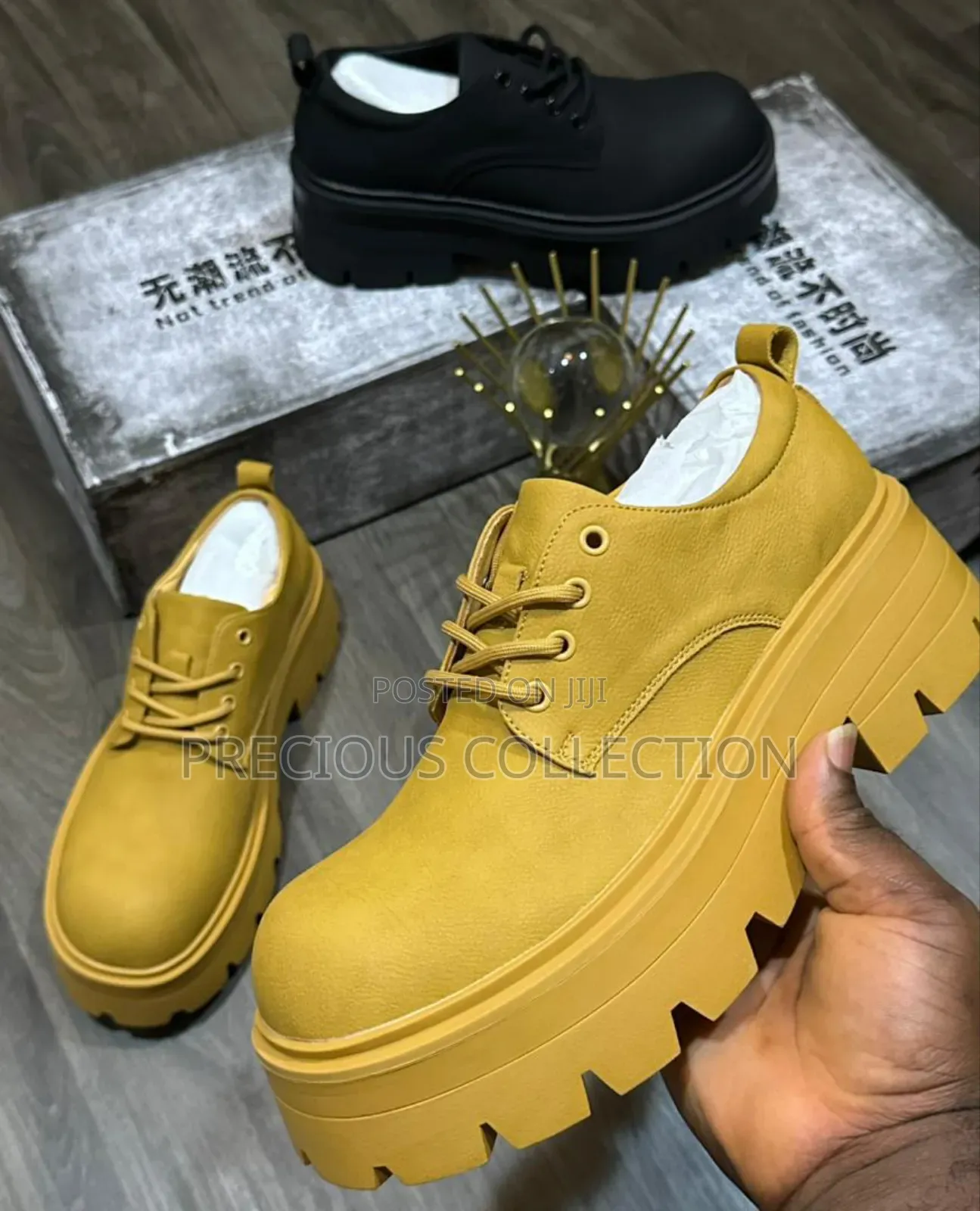 High Quality Double Sole, Lace Up Balenciaga Round Faced Shoe