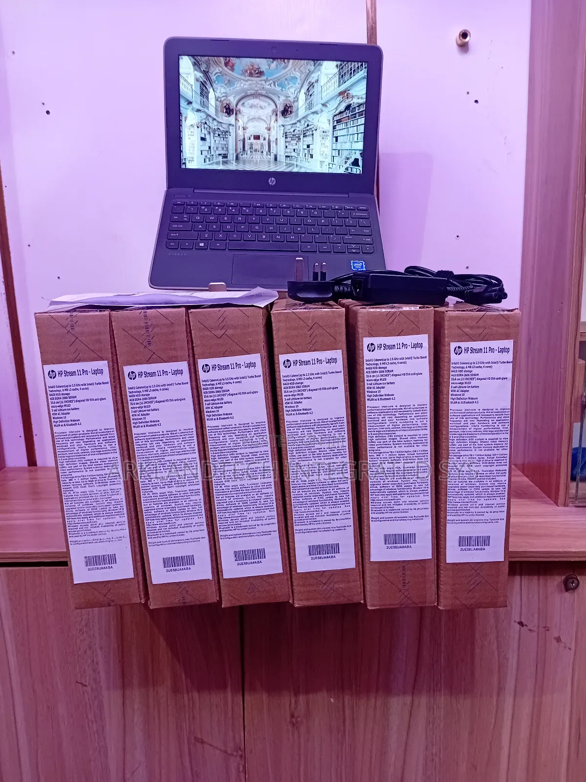 New Laptop HP Stream 14-cb110nr 4GB Intel Celeron SSD 40GB
