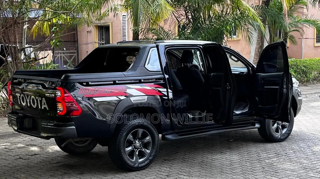 Toyota Hilux 2017 Black