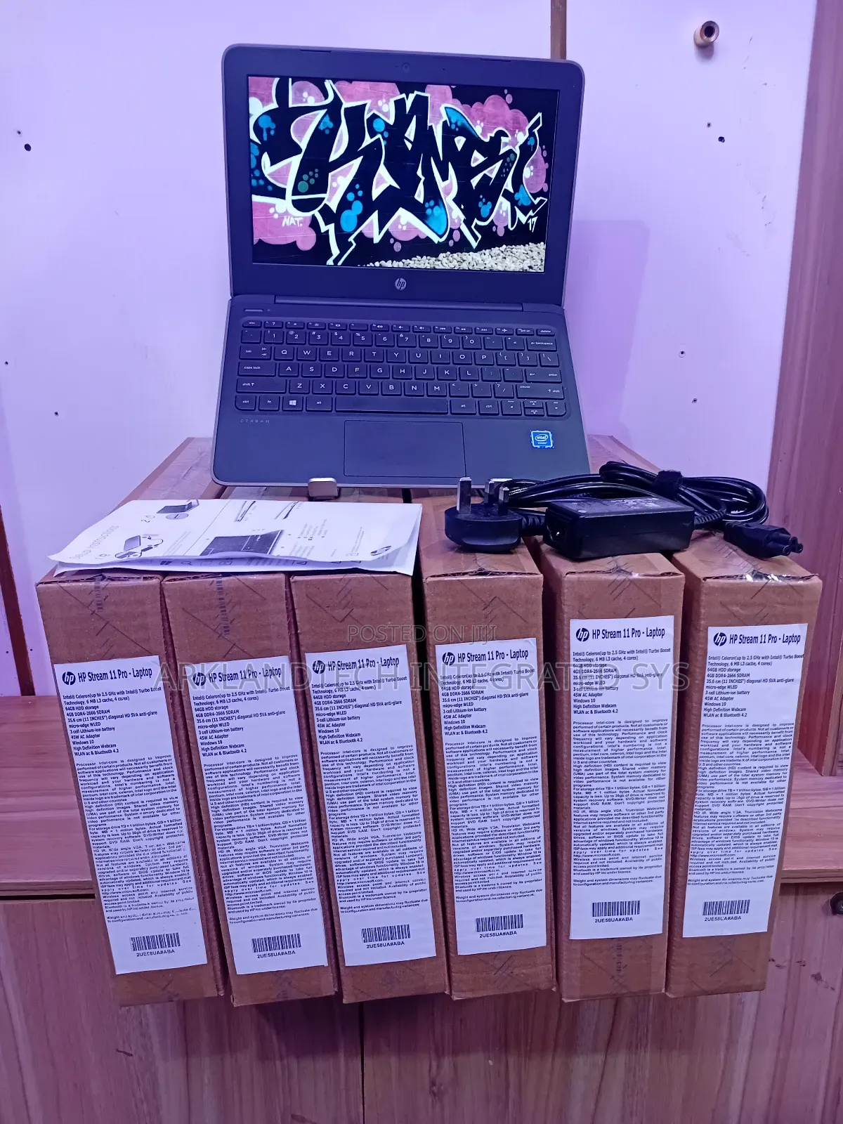 New Laptop HP Mini 311 4GB Intel Celeron SSD 60GB
