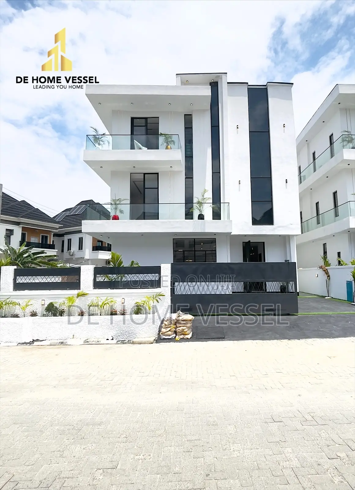 5bdrm Duplex in Lekki for sale