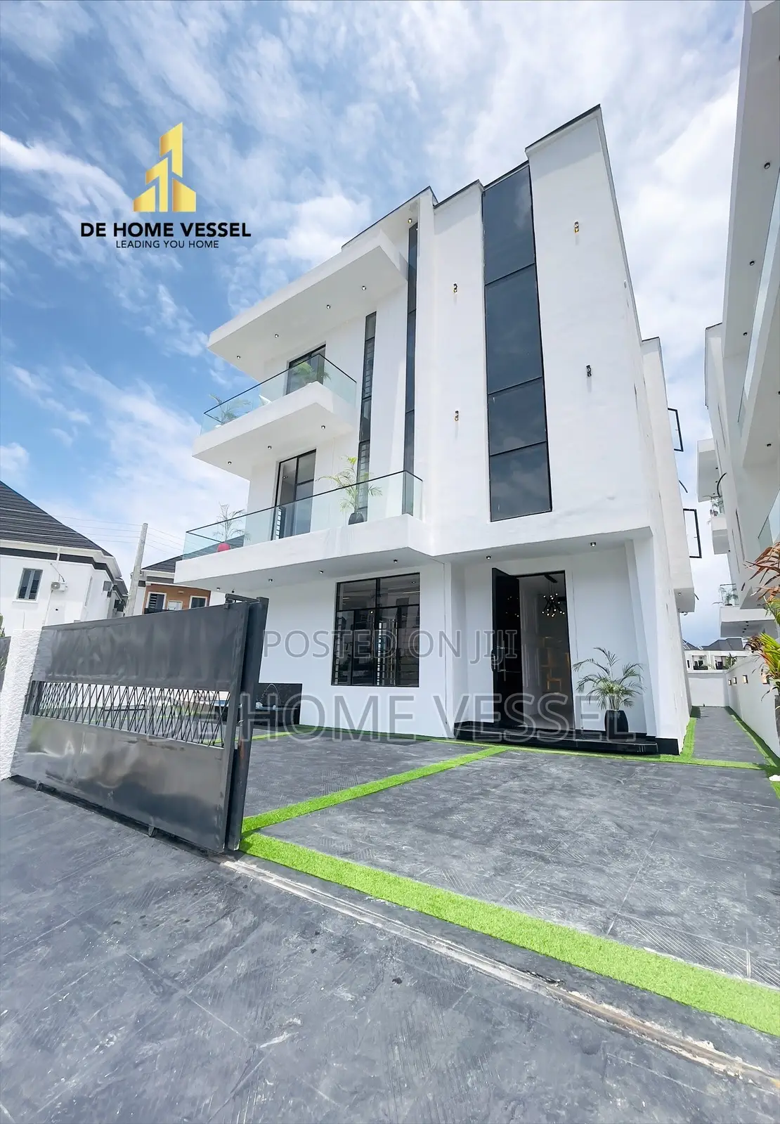 5bdrm Duplex in Lekki for sale