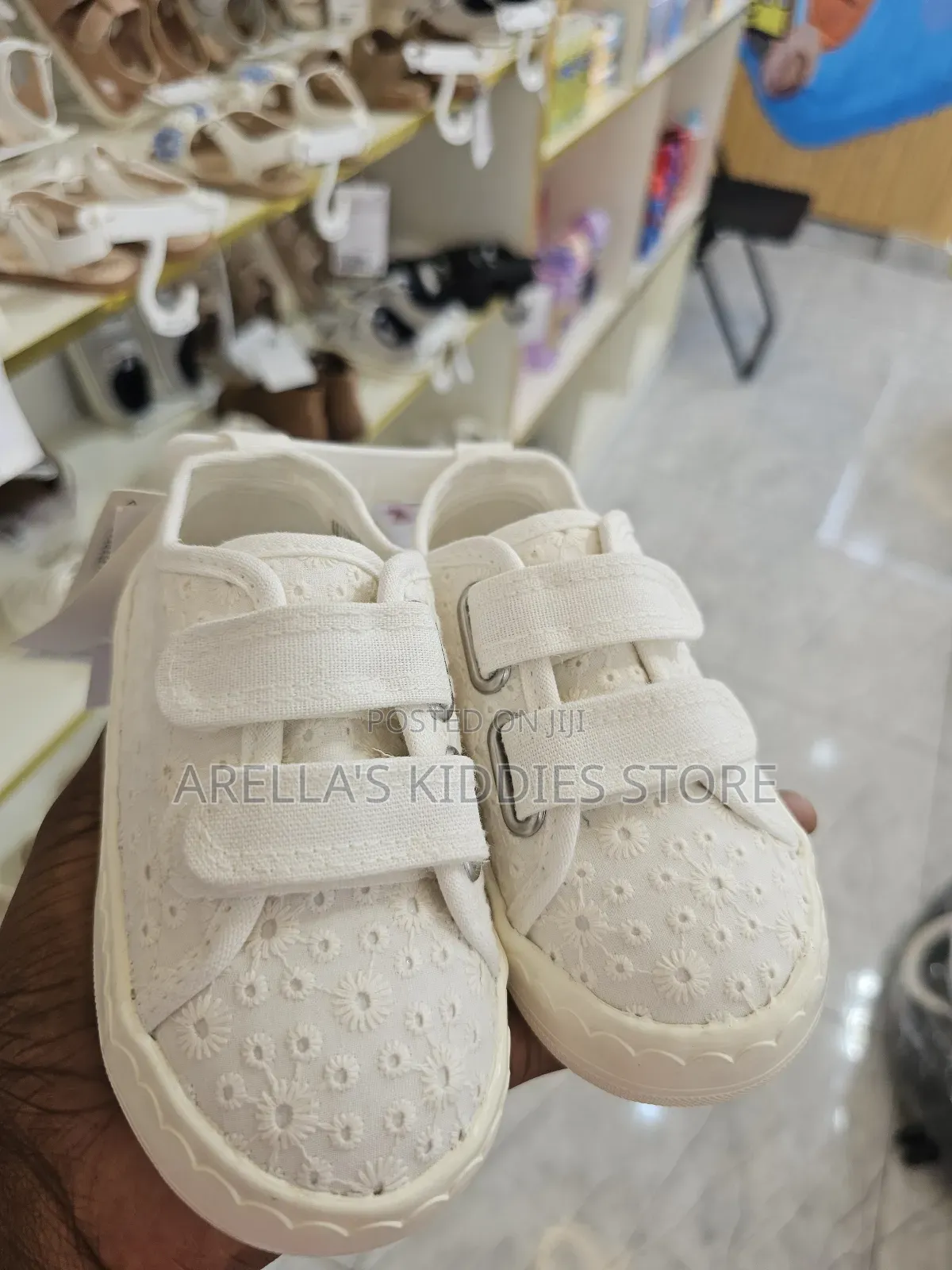 Canvas Trainers- White-Kids- H M