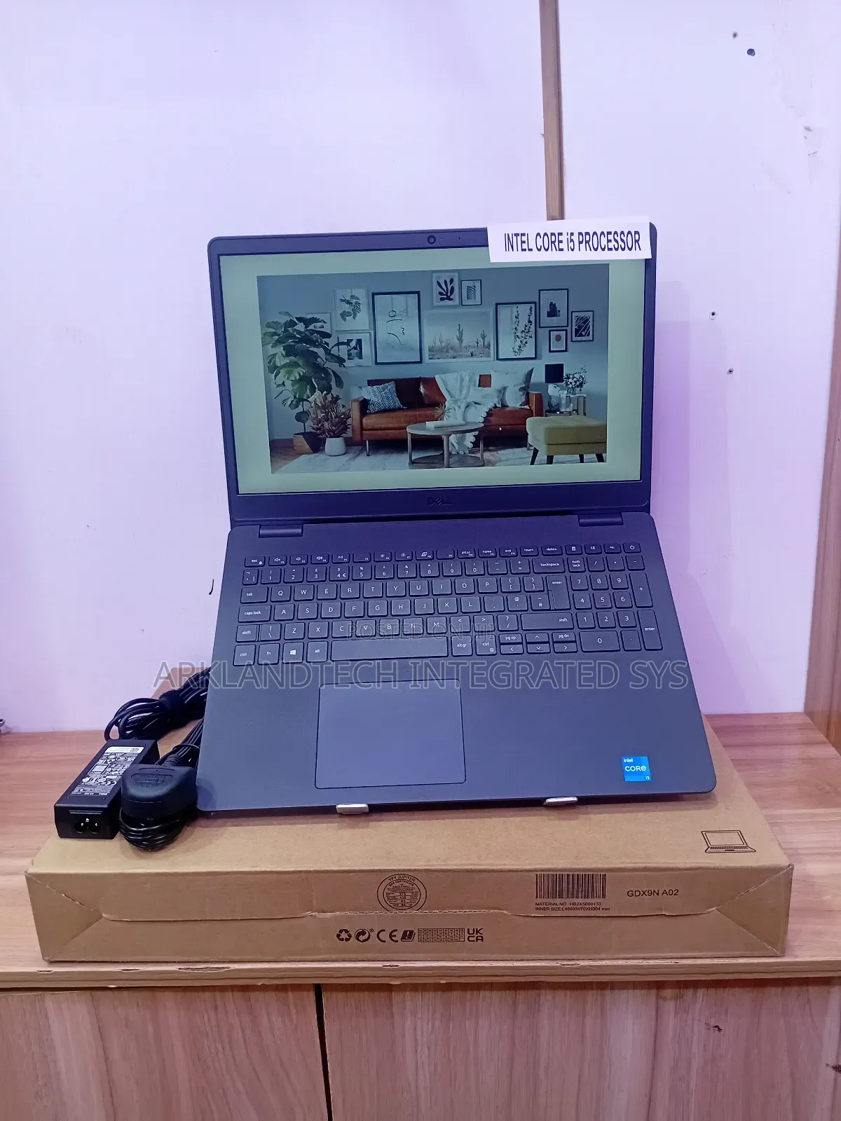 New Laptop Dell Vostro 1014 8GB Intel Core i5 SSD 512GB