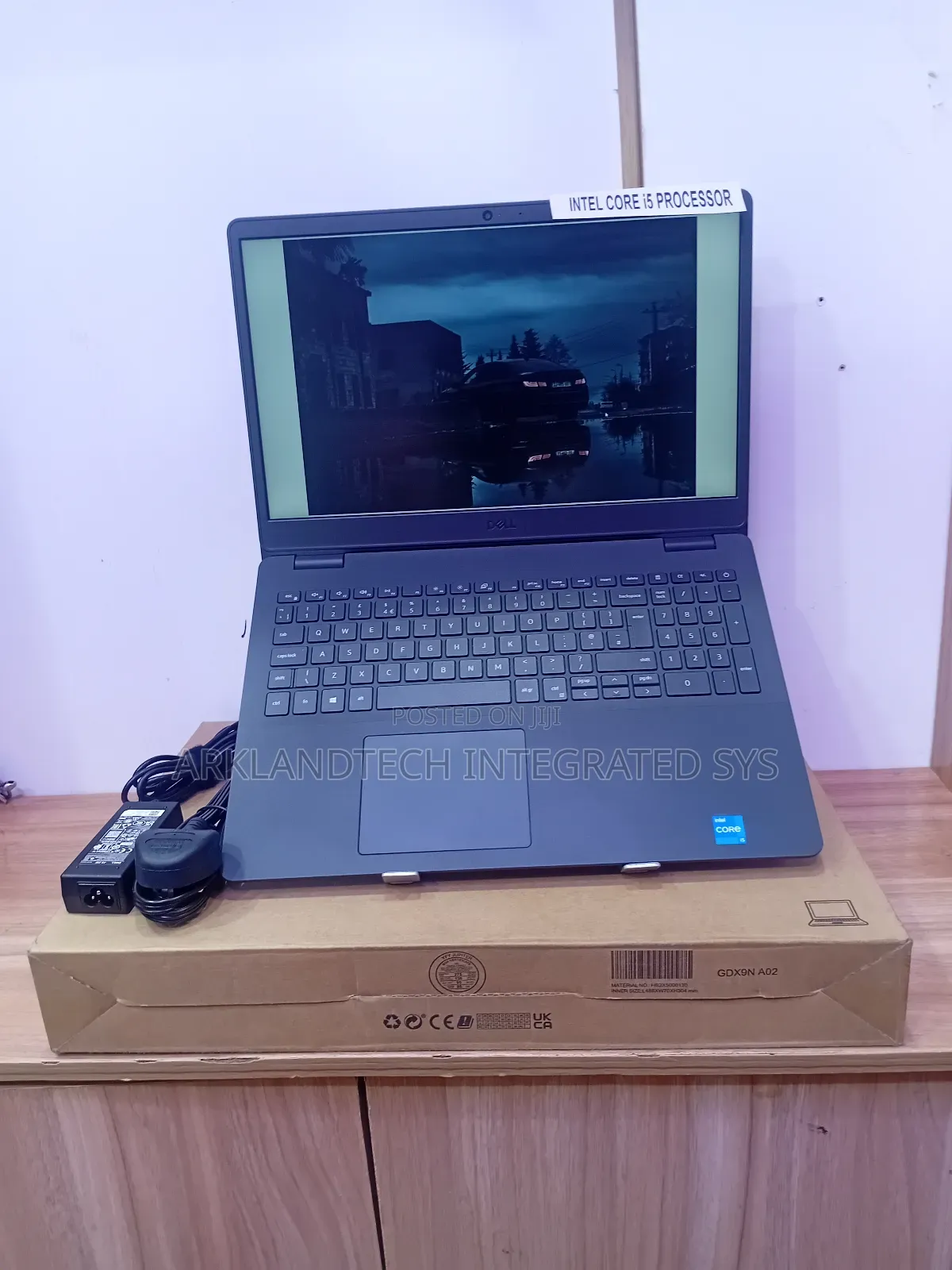 New Laptop Dell Vostro 14 3000 8GB Intel Core I5 SSD 512GB
