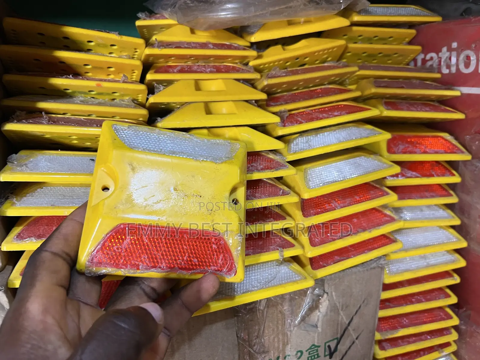 Plastic Reflective Road Studs,