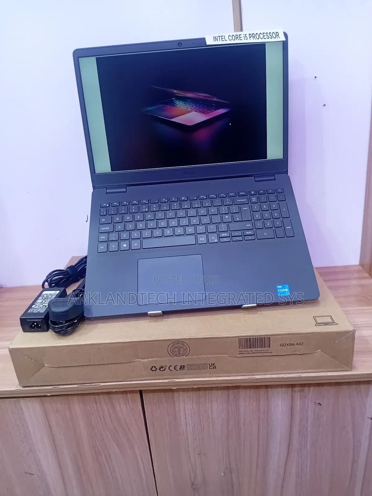 New Laptop Dell Vostro 15 3558 8GB Intel Core I5 SSD 512GB