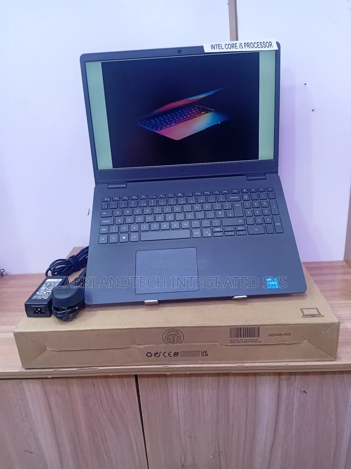New Laptop Dell Vostro 15 3558 8GB Intel Core I5 SSD 512GB