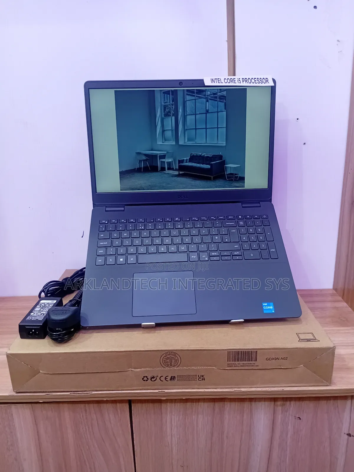 New Laptop Dell Vostro 15 5000 8GB Intel Core I5 SSD 512GB