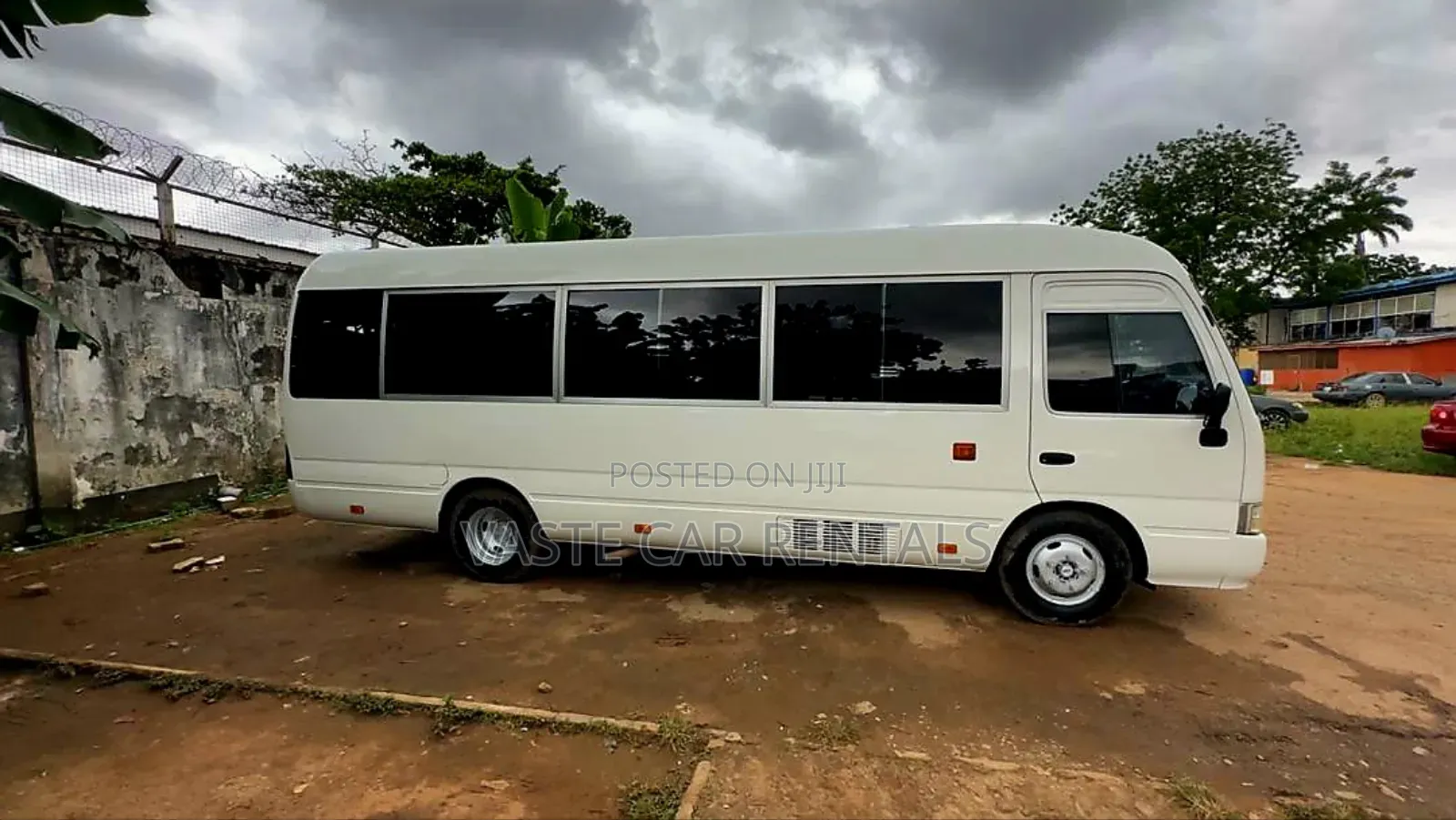 Fully Air Conditioner White Toyota 2018 Coaster