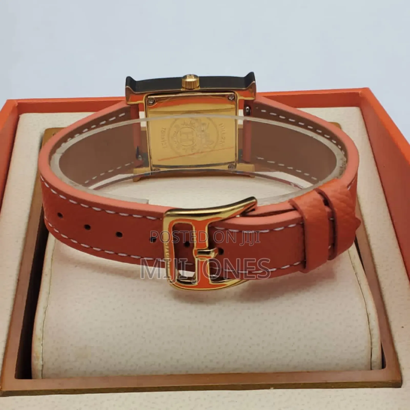 Hermès Women's Watch - Luxurious Leather Strap, Battery Powered*