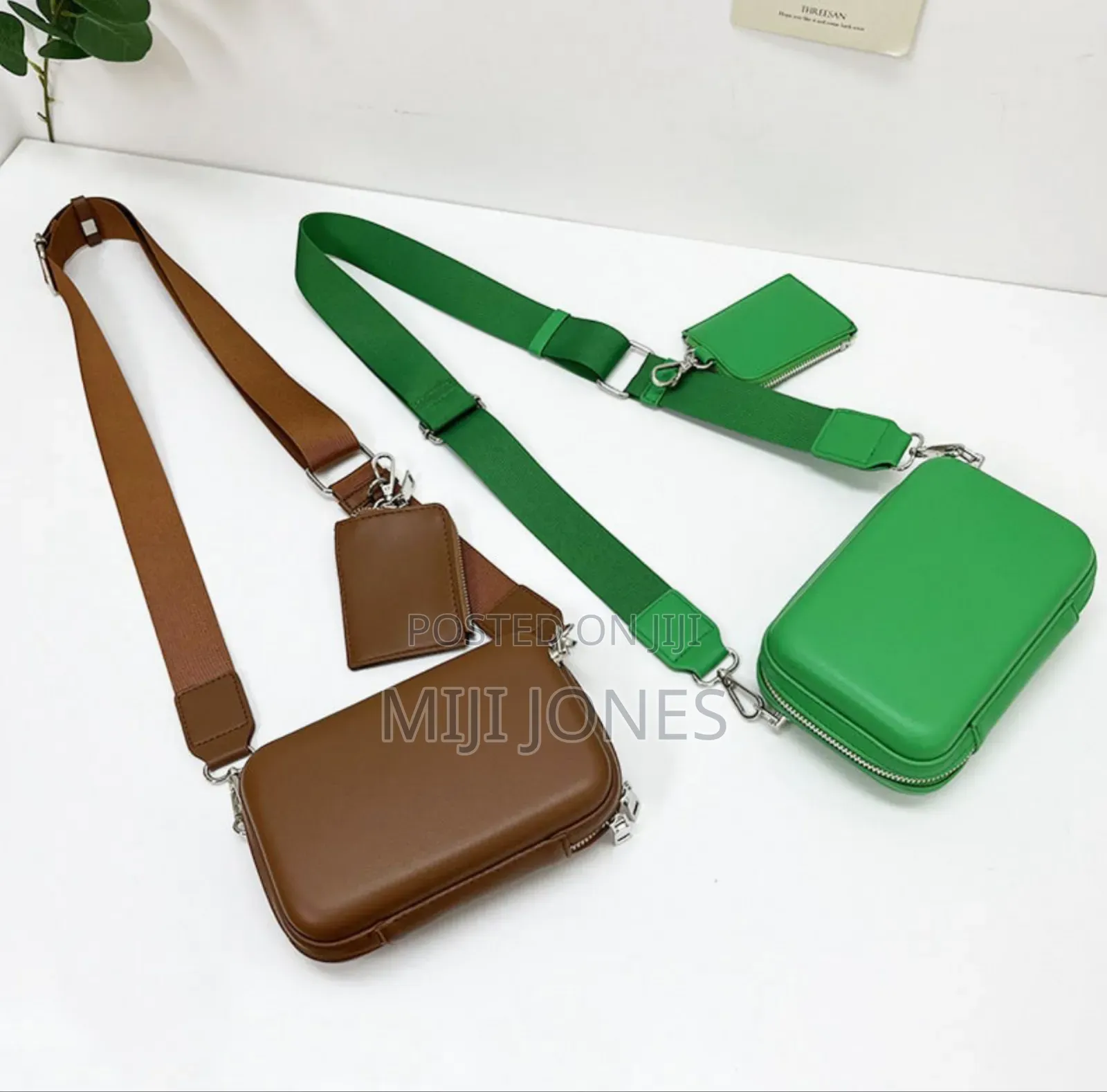 *Vintage Cross Body Bag*