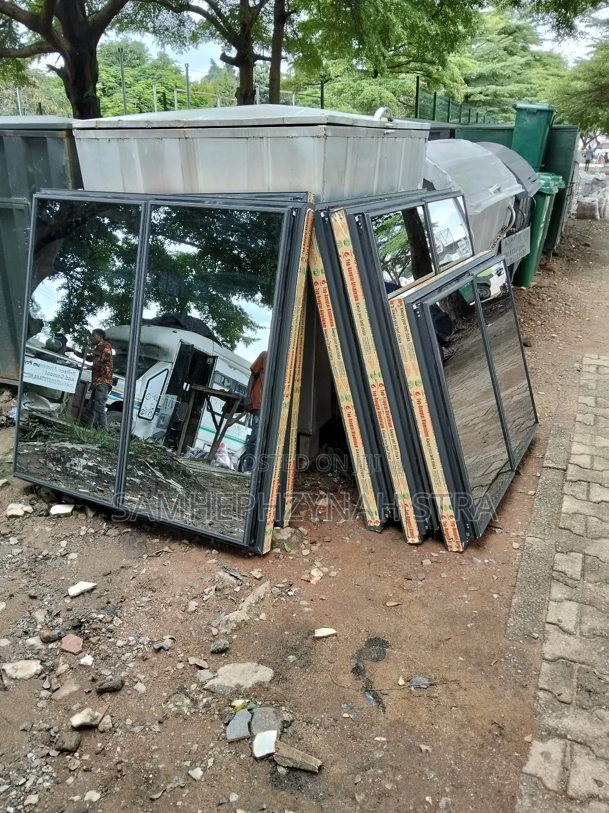 Frameless Windows