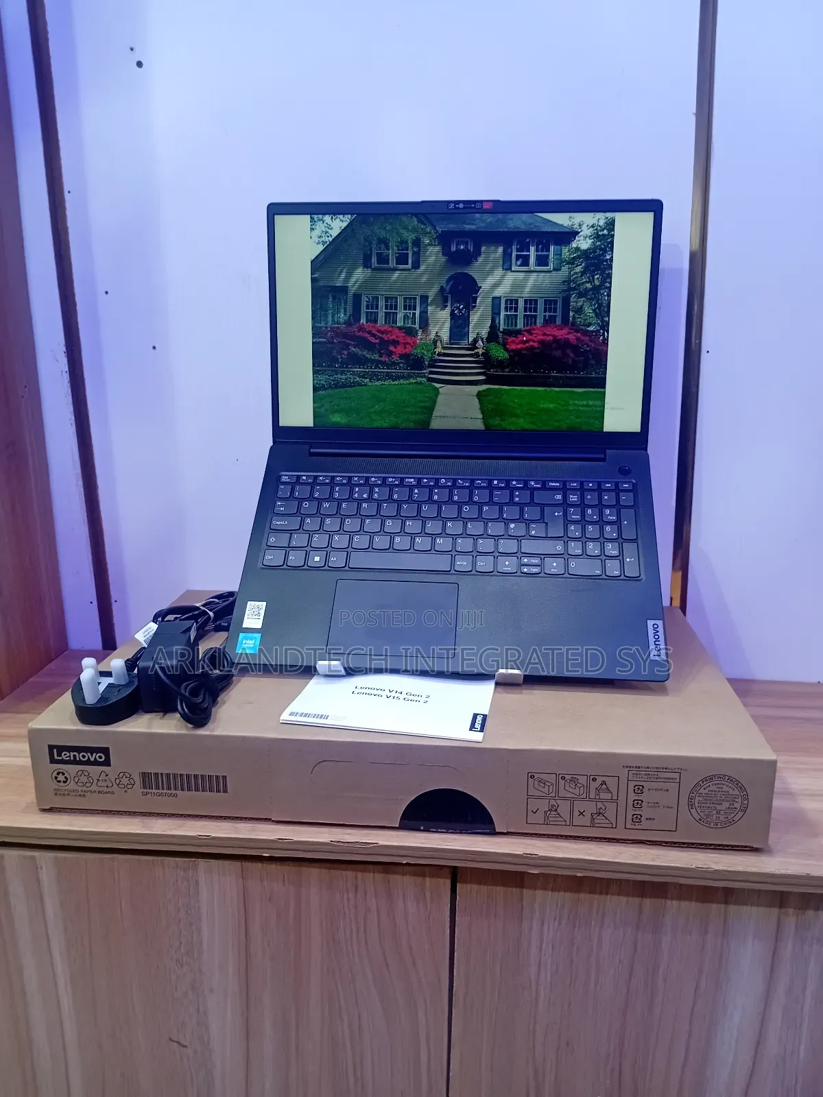 New Laptop Lenovo IdeaPad 300 8GB Intel Celeron SSD 512GB