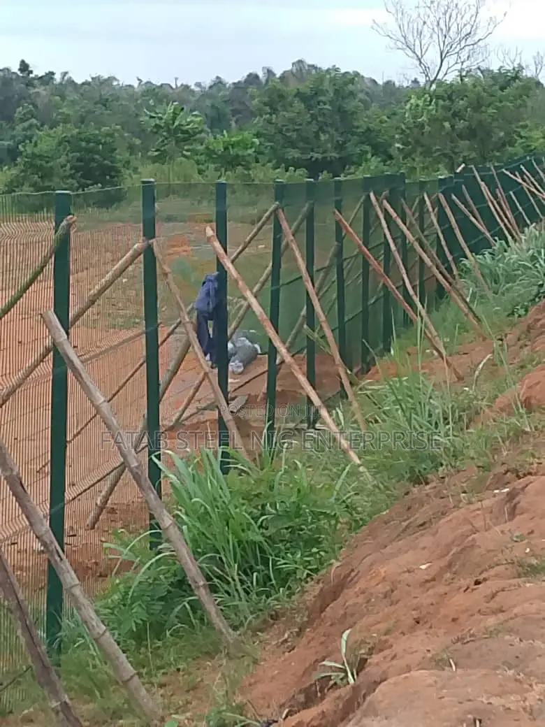 Finger Type Perimeter Fencing for Recreation Center
