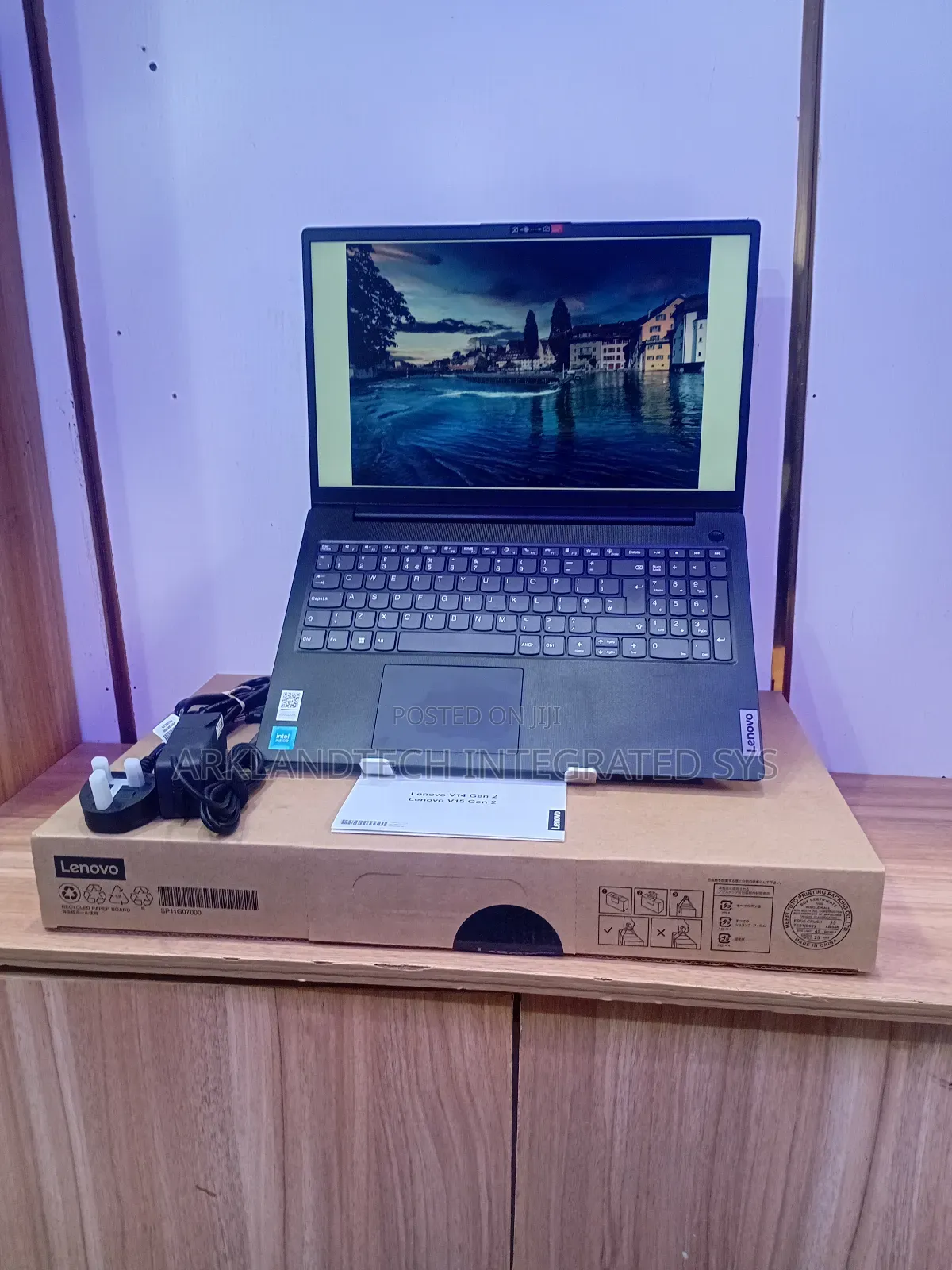 New Laptop Lenovo IdeaPad 520S 8GB Intel Celeron SSHD (Hybrid) 512GB