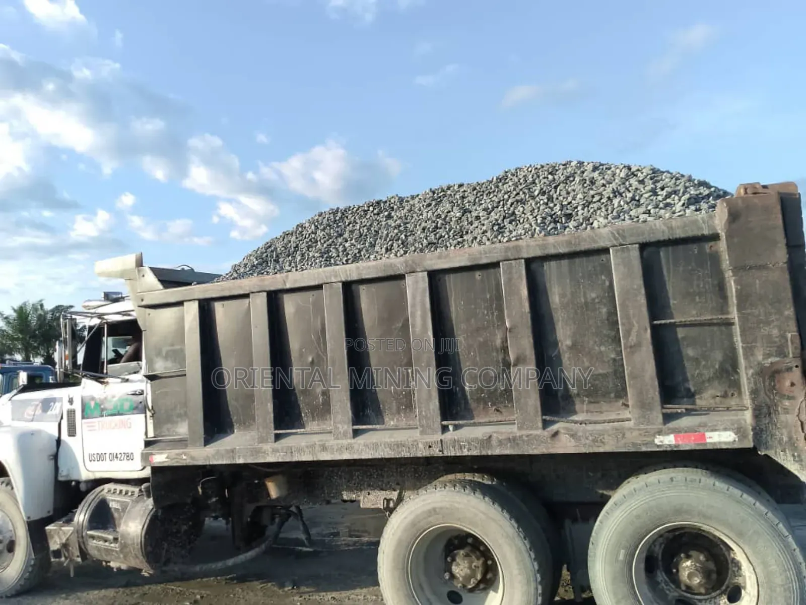 Oriental Black Chippings and Granite