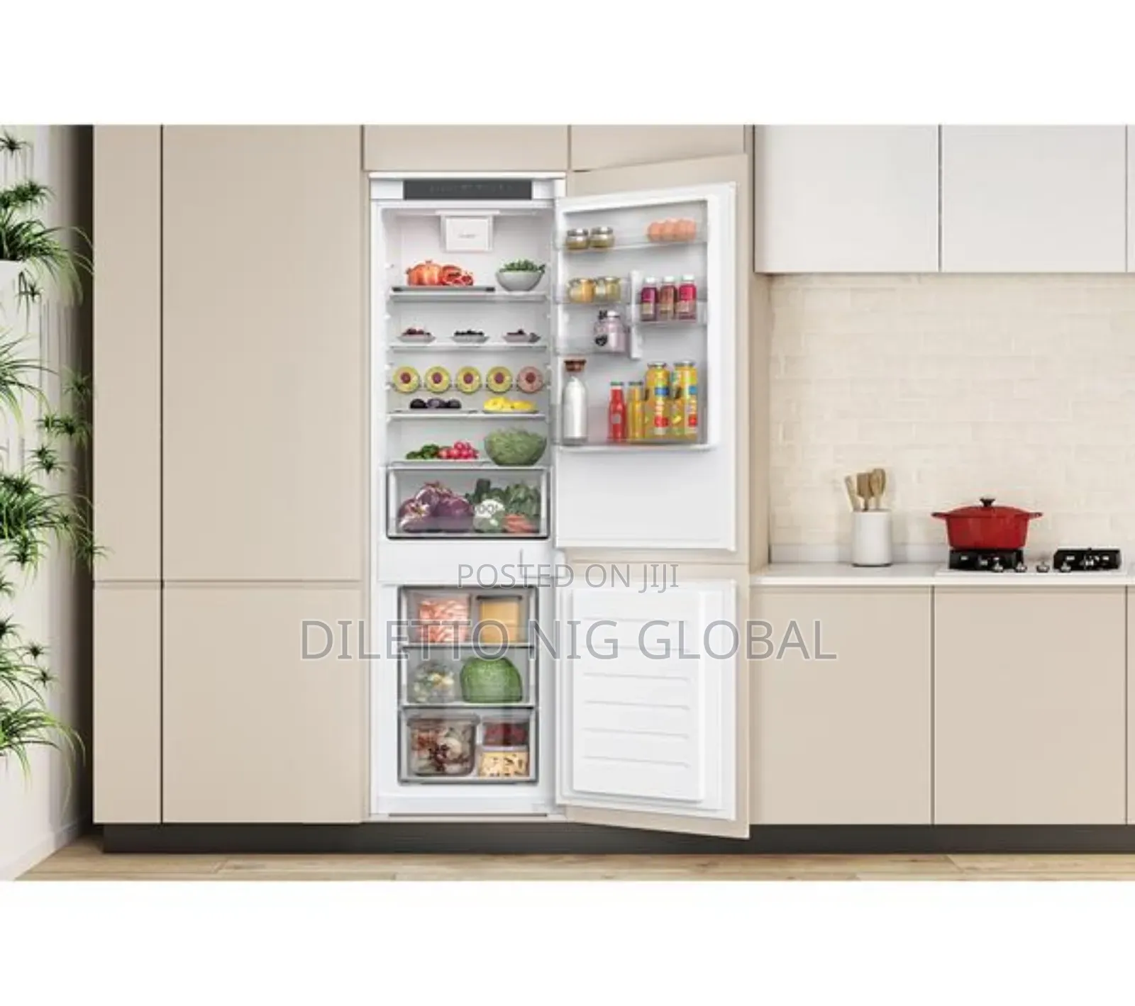 Hoover Integrated Smart Fridge Freezer 70/30