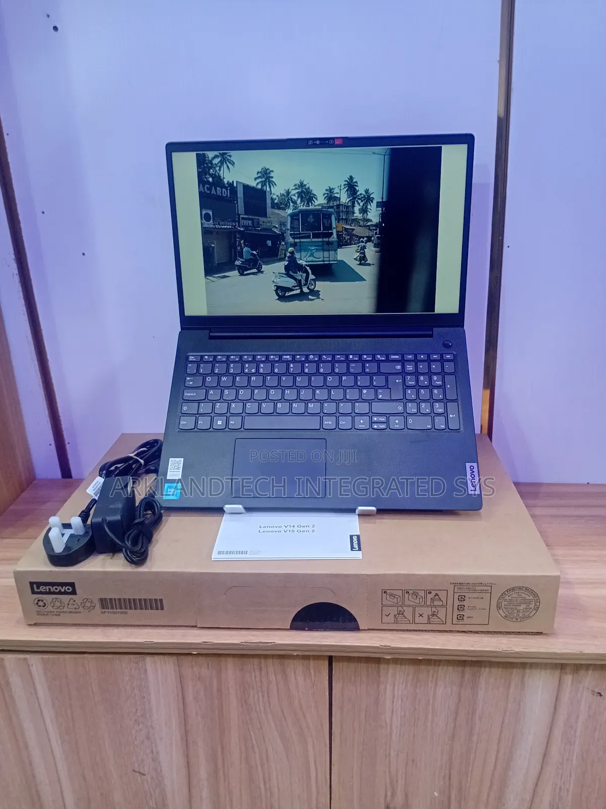 New Laptop Lenovo IdeaPad S205 8GB Intel Celeron SSD 256GB