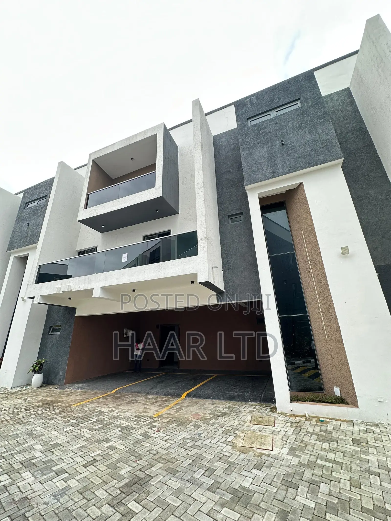 4bdrm Duplex in Ikate for sale