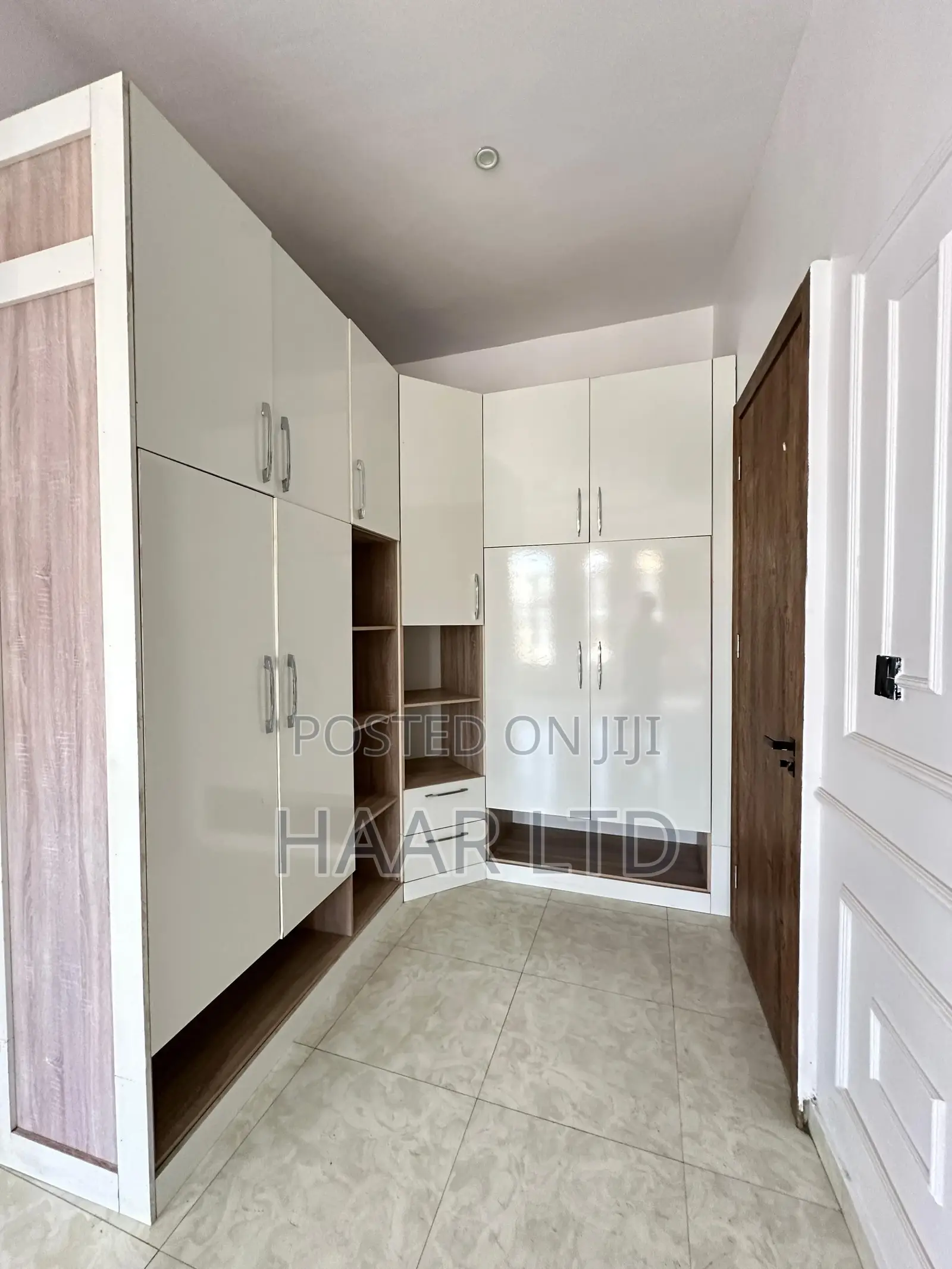 5bdrm Duplex in Lekki Phase 2 for sale