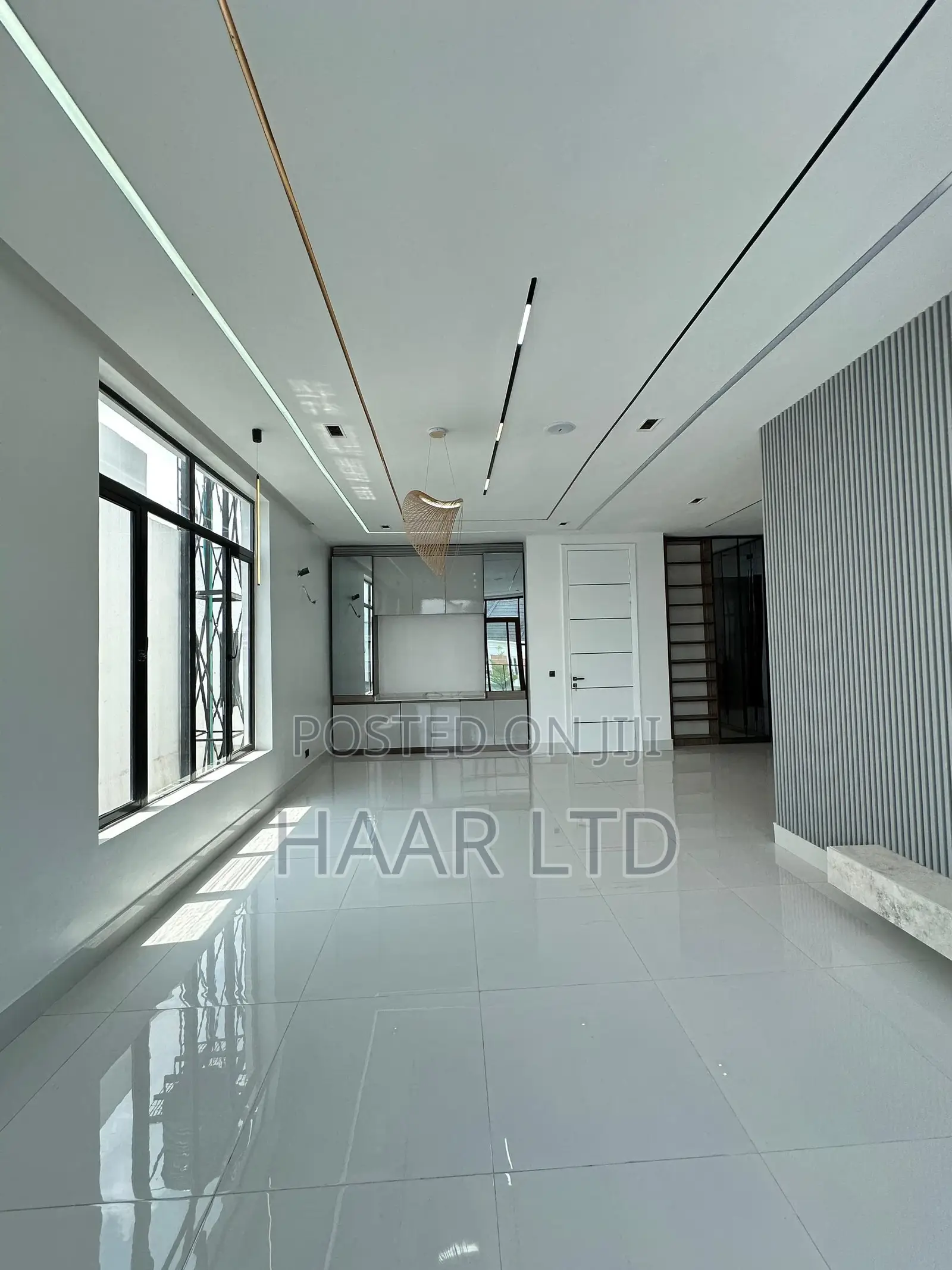 5bdrm Duplex in Lekki Phase 2 for sale