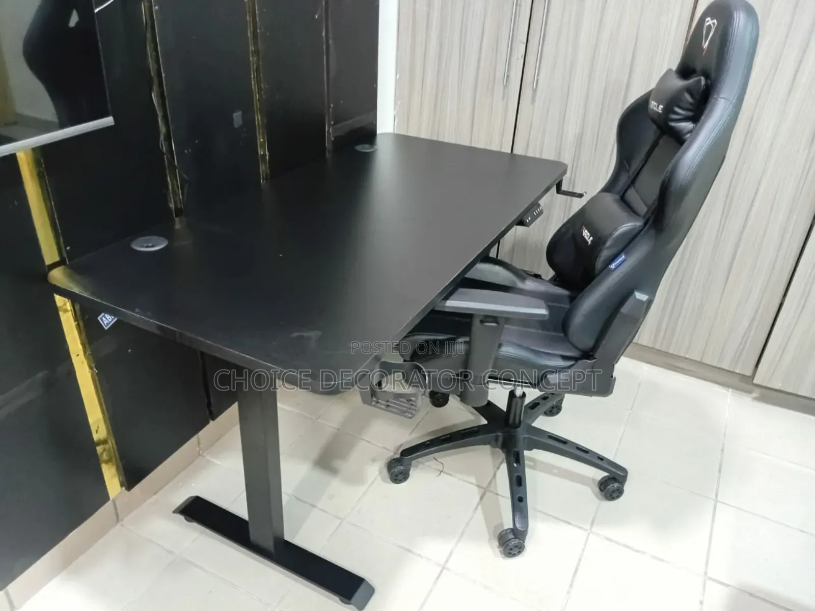 Electrical Adjustable Desk With Gaming Chair