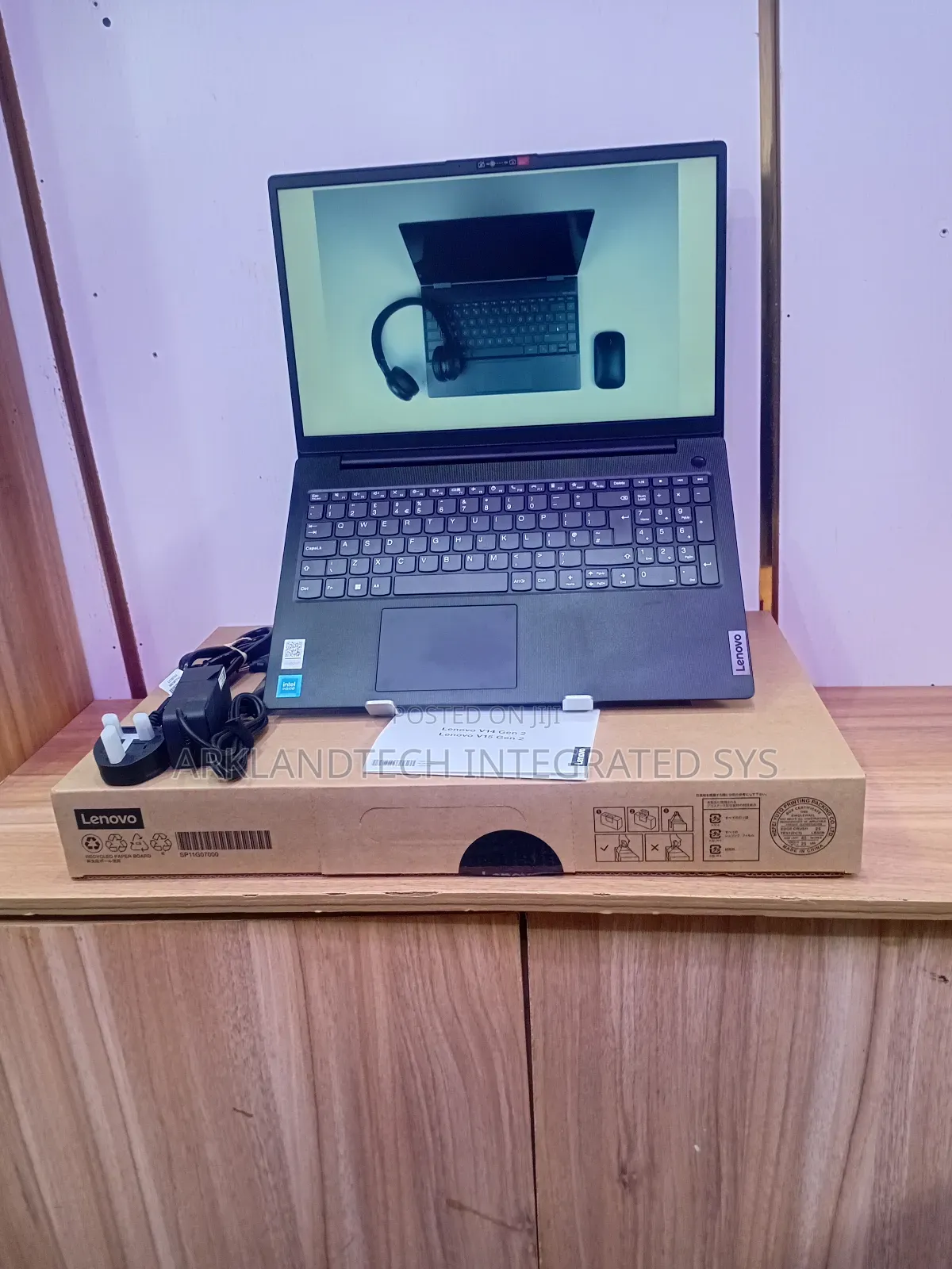 New Laptop Lenovo IdeaPad U110 8GB Intel Celeron SSD 256GB