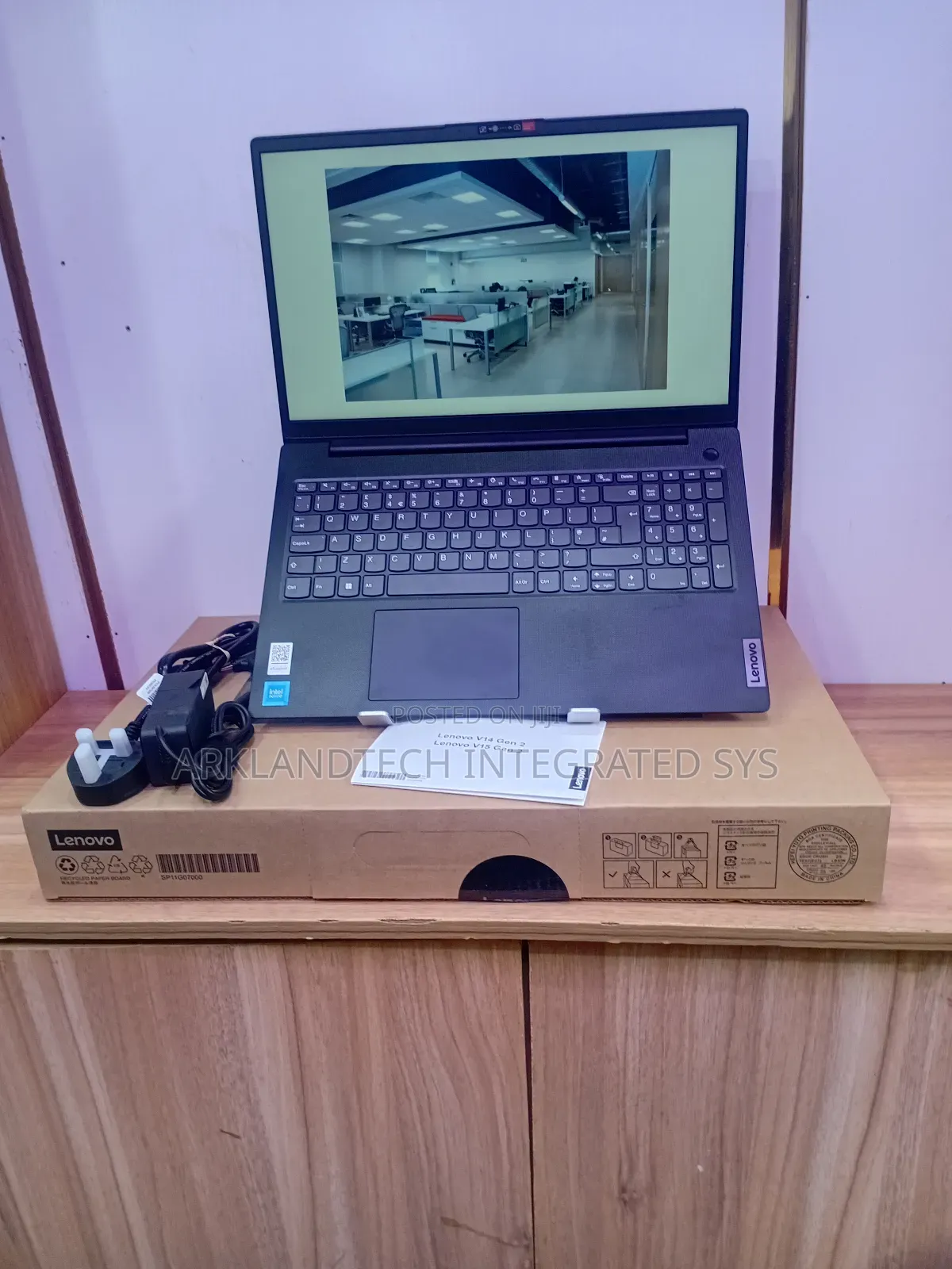 New Laptop Lenovo IdeaPad U300e 8GB Intel Celeron SSD 512GB