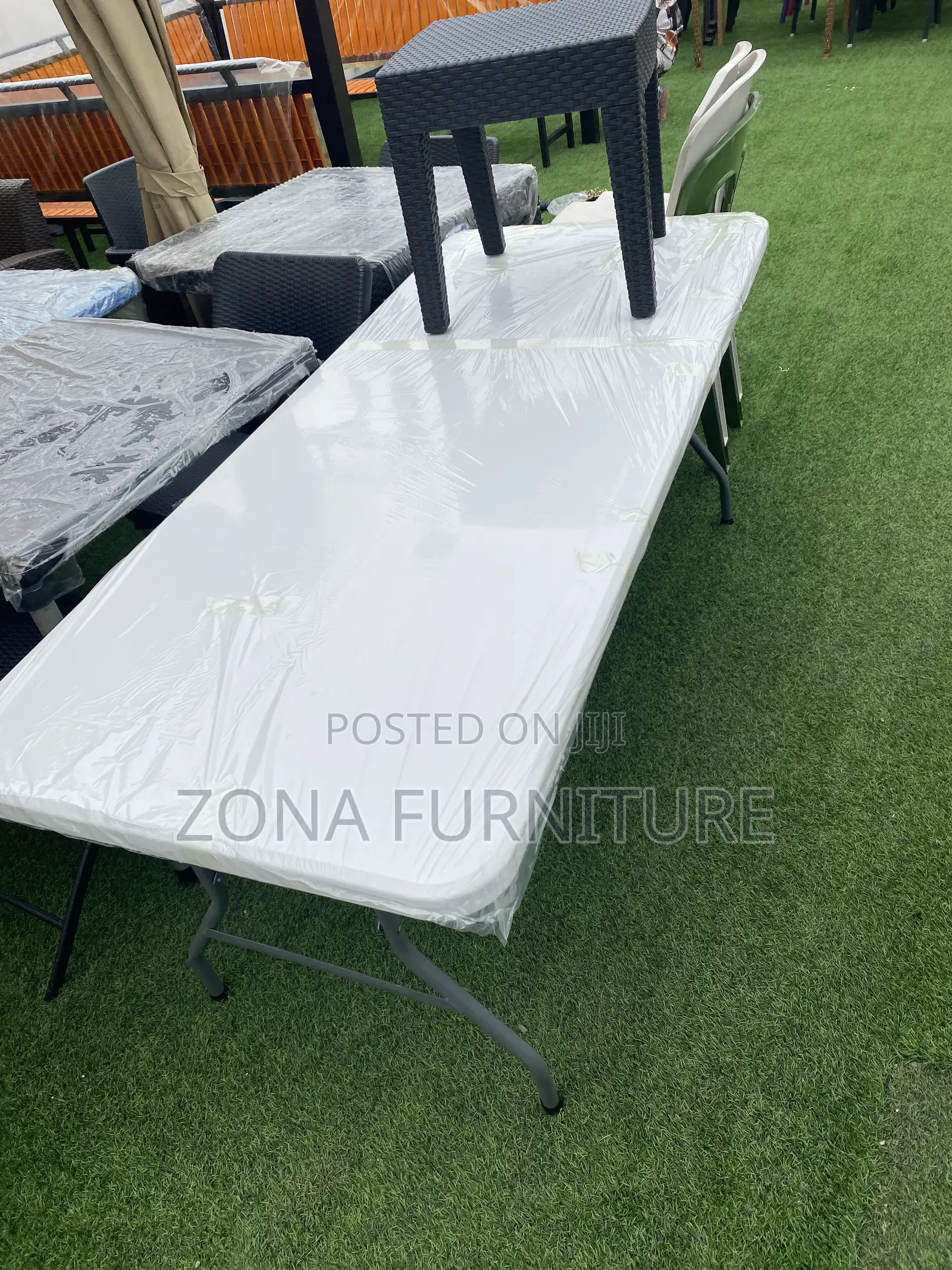 Plastic Foldable White Table 6ft
