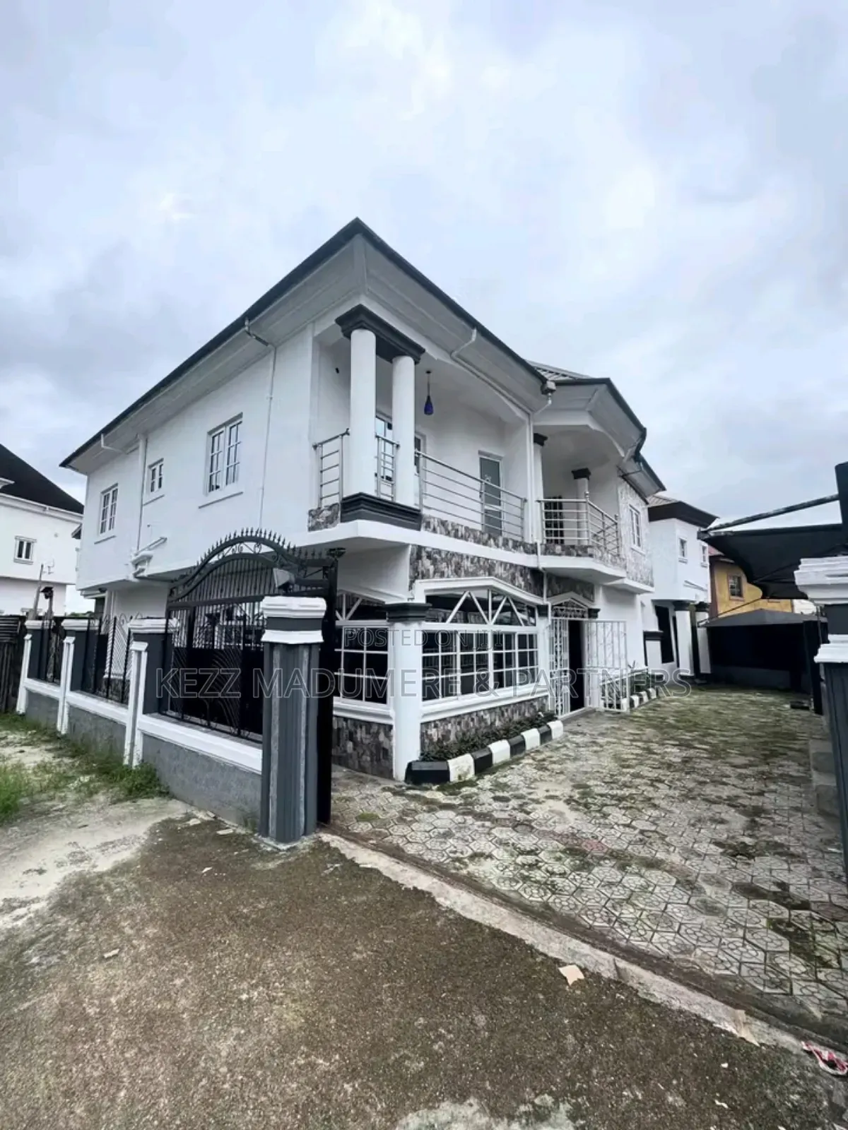 4bdrm Duplex in Doxa , Off Dr Peter for sale