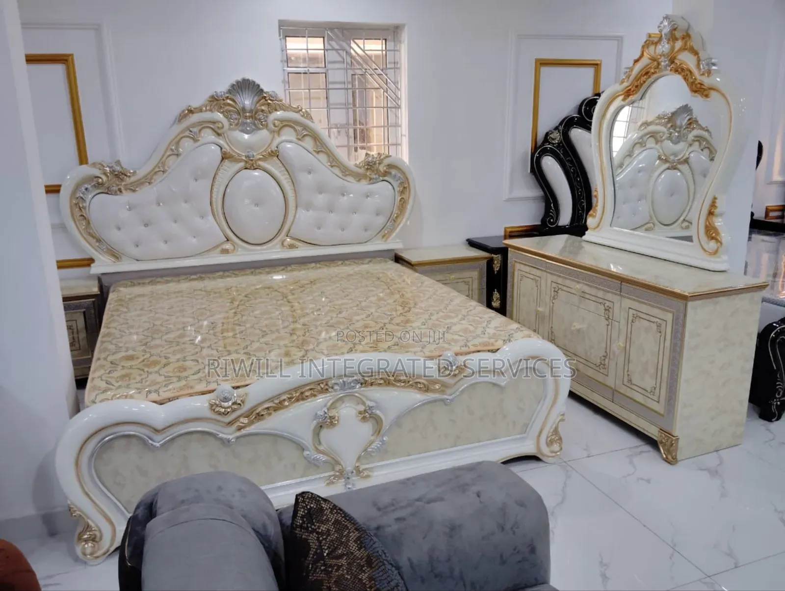King Size Royal Bed 6 Feet X 7 Feet