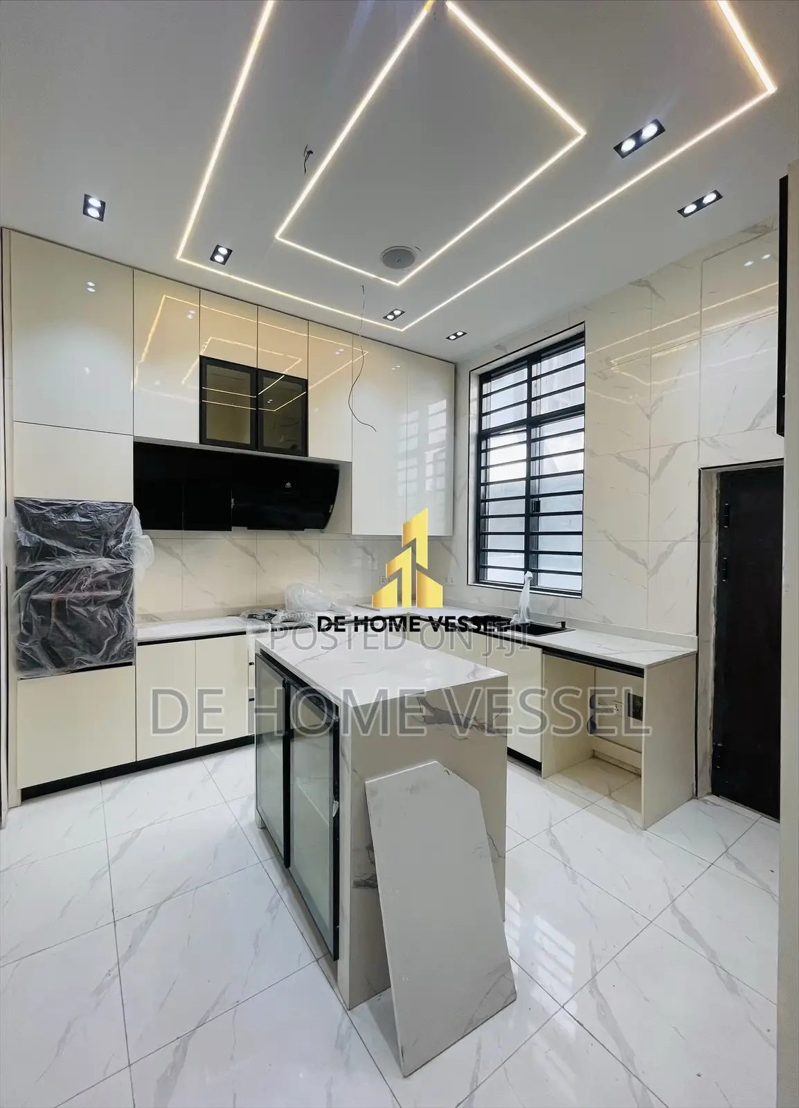 4bdrm Townhouse/Terrace in Ikate for sale