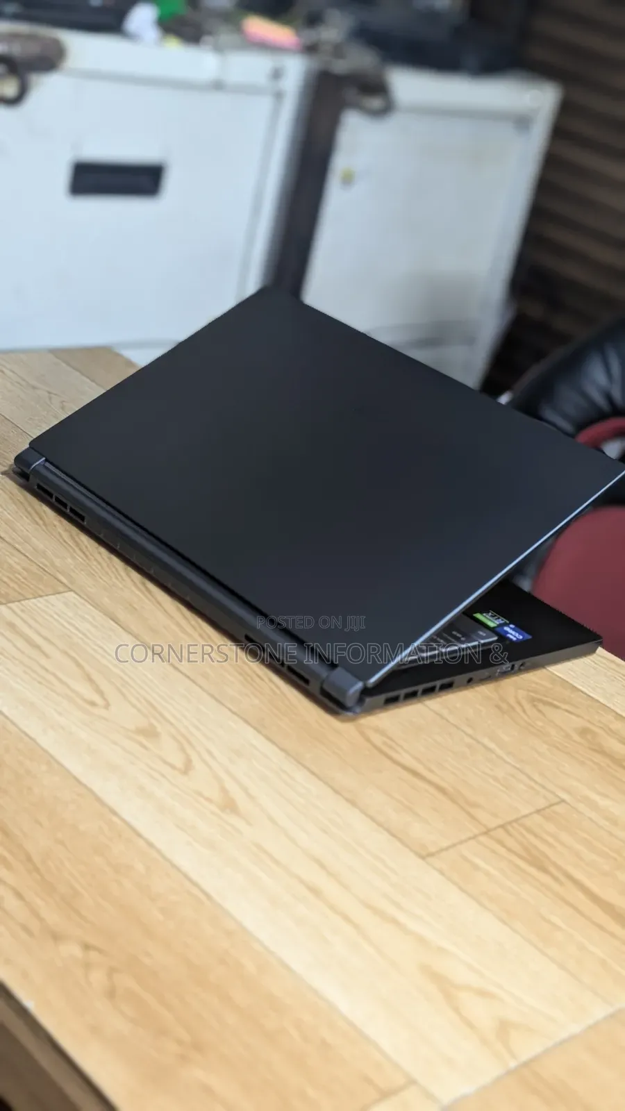 Laptop MSI GS65 Stealth Thin 8RE 16GB Intel Core i7 SSD 512GB