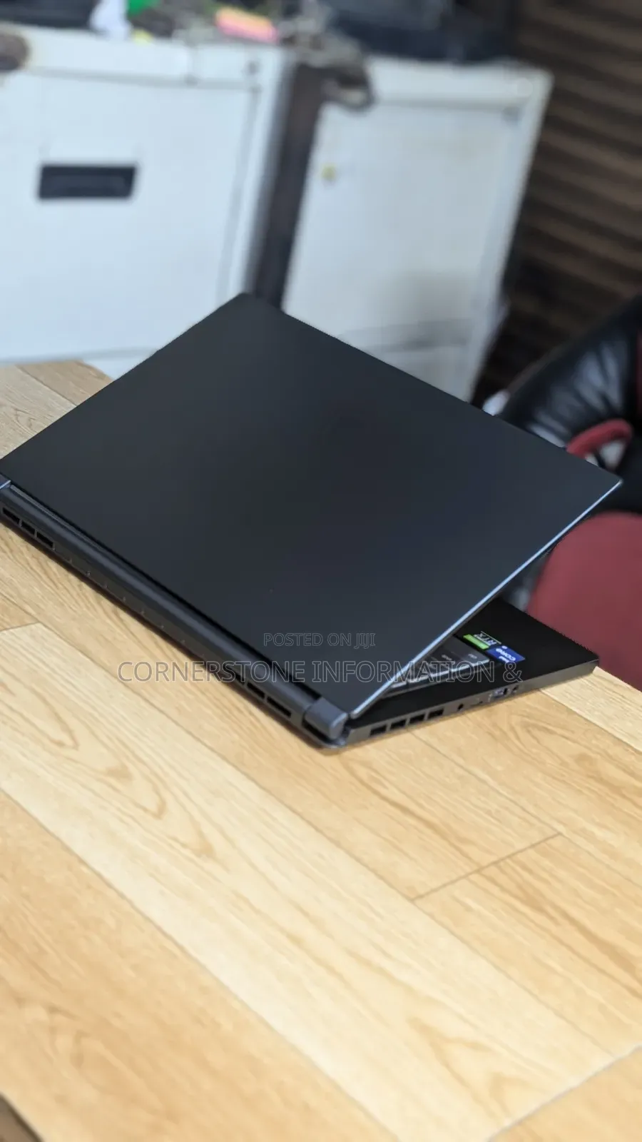 Laptop MSI GS65 Stealth Thin 8RE 16GB Intel Core i7 SSD 512GB