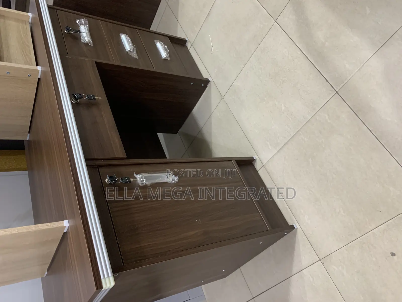 Imported Office Table by 4 Feet and 4 Drawers and 1 Cuboid.