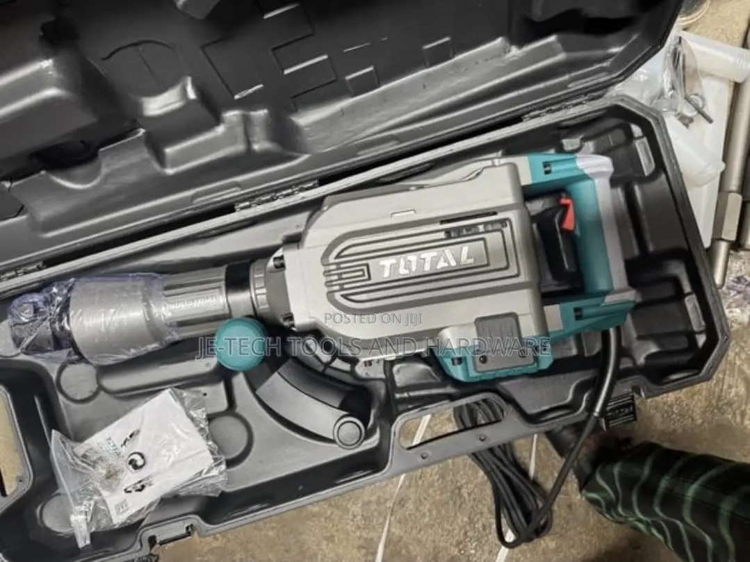 Total Demolition Breaker 1700w