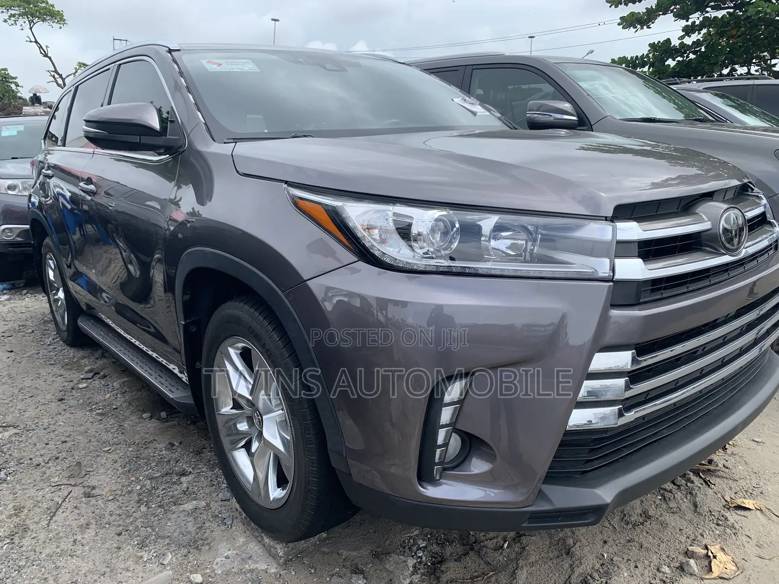 Toyota Highlander Limited 4x4 V6 (3.5L 6cyl 8A) 2017 Gray