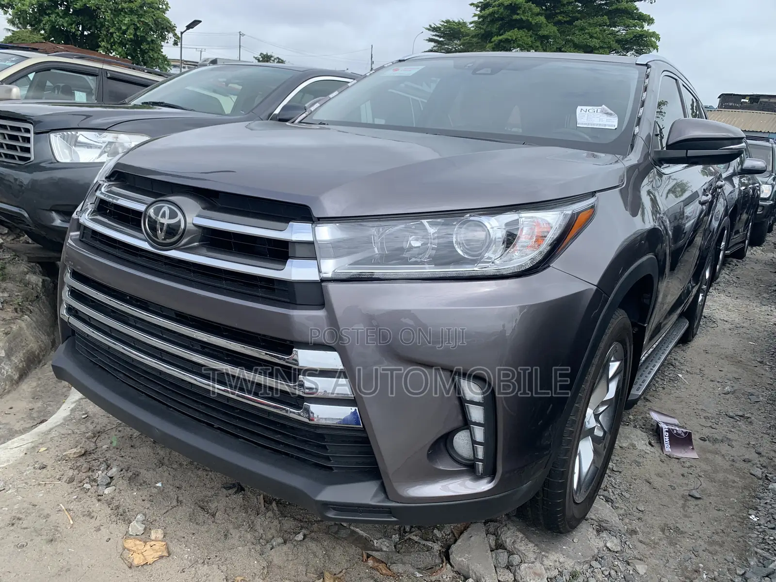 Toyota Highlander Limited 4x4 V6 (3.5L 6cyl 8A) 2017 Gray