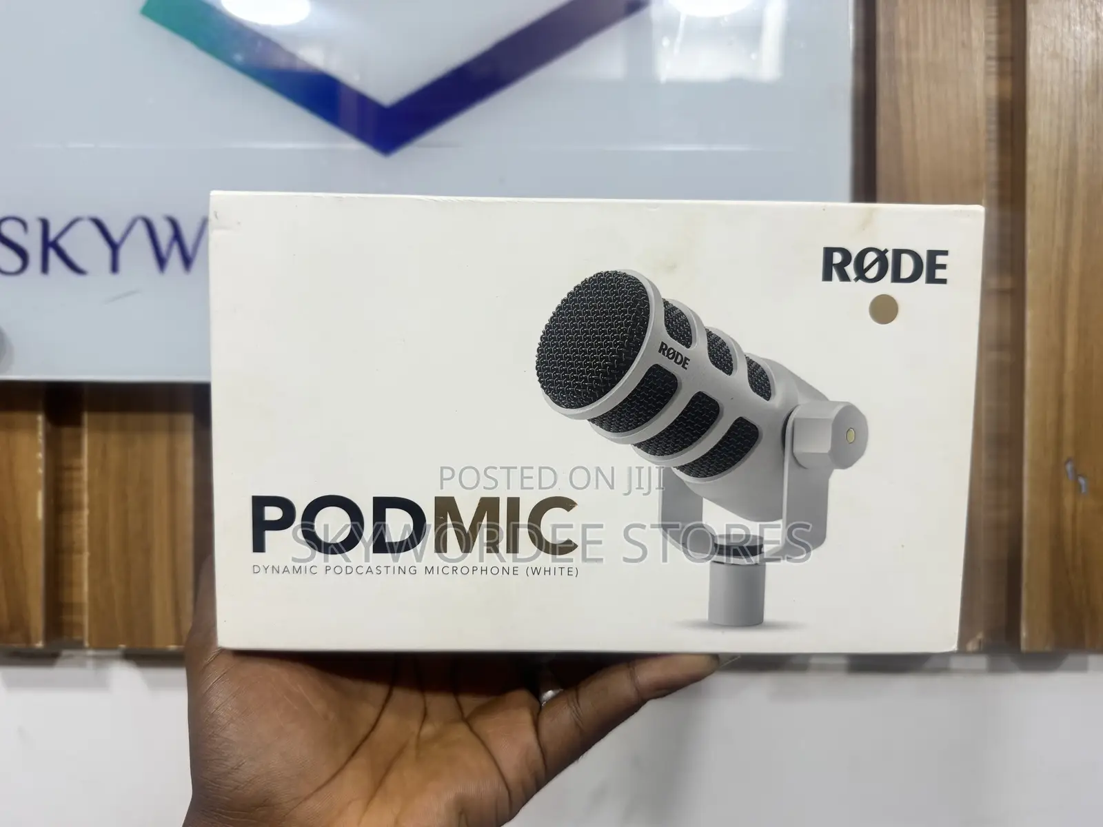 Rode Podmic Dynamic Podcasting Microphone