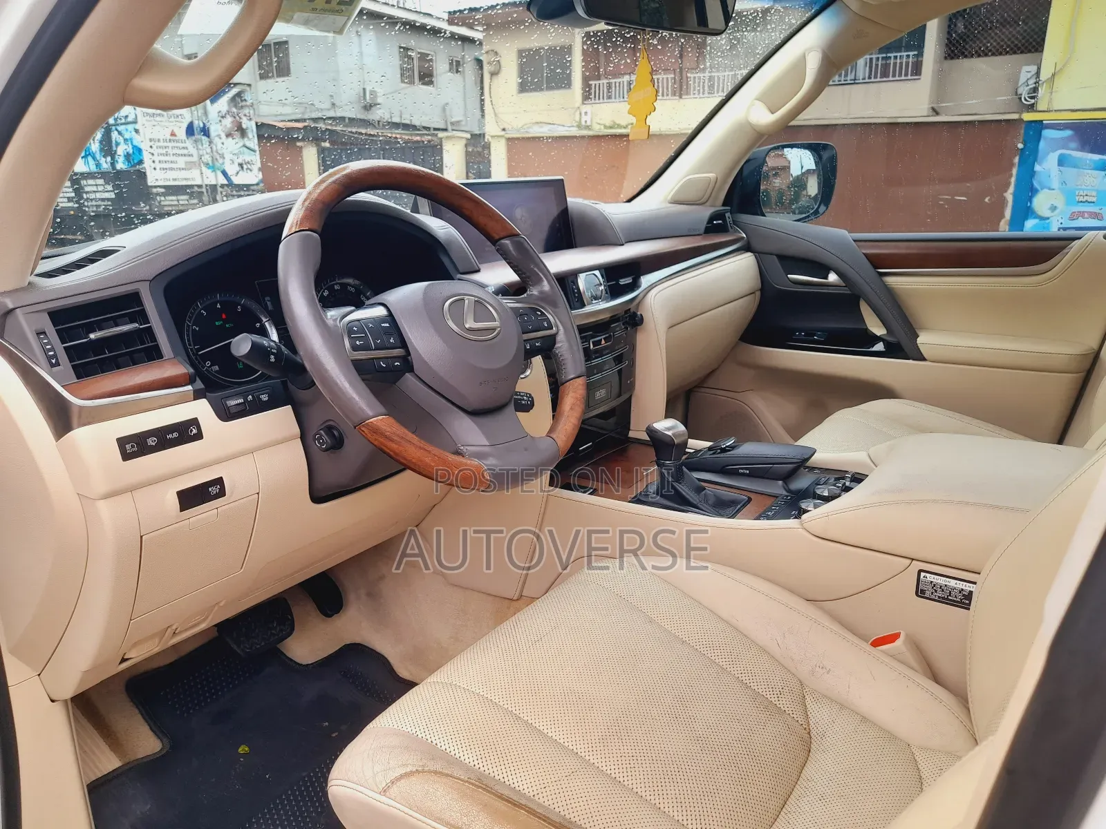 Lexus LX 570 AWD 2017 White