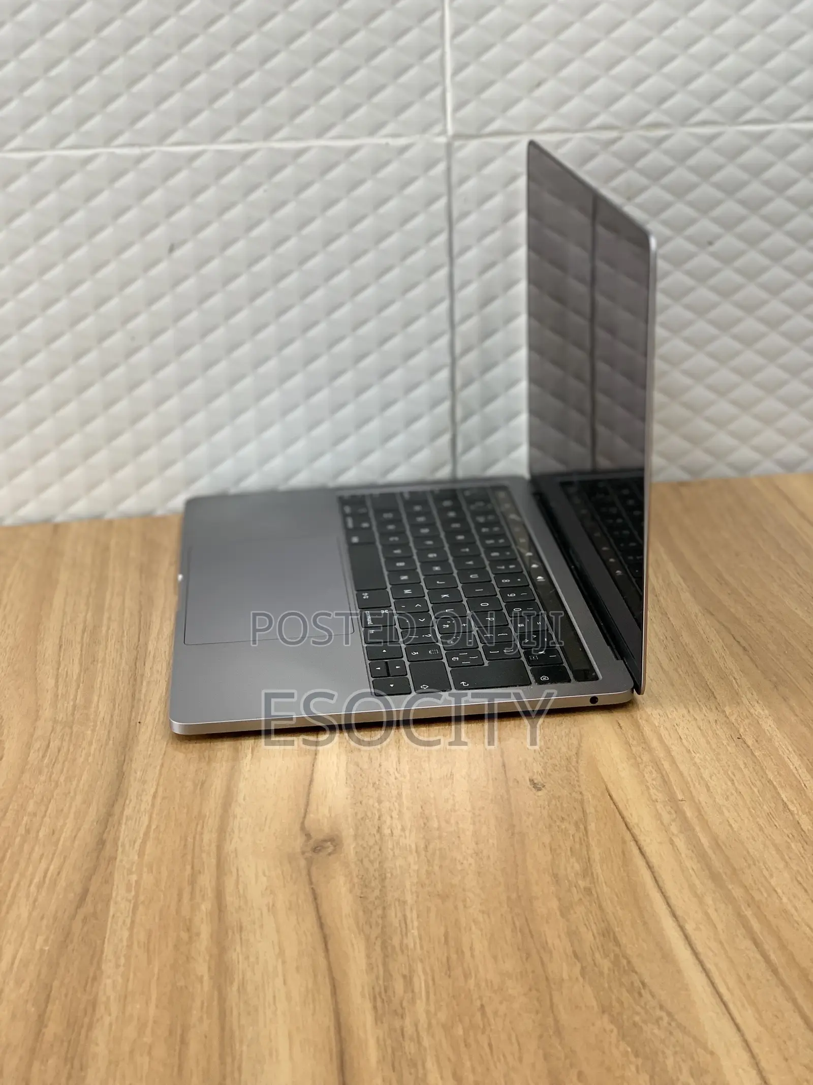 Laptop Apple MacBook Pro 2017 16GB Intel Core I5 SSD 512GB