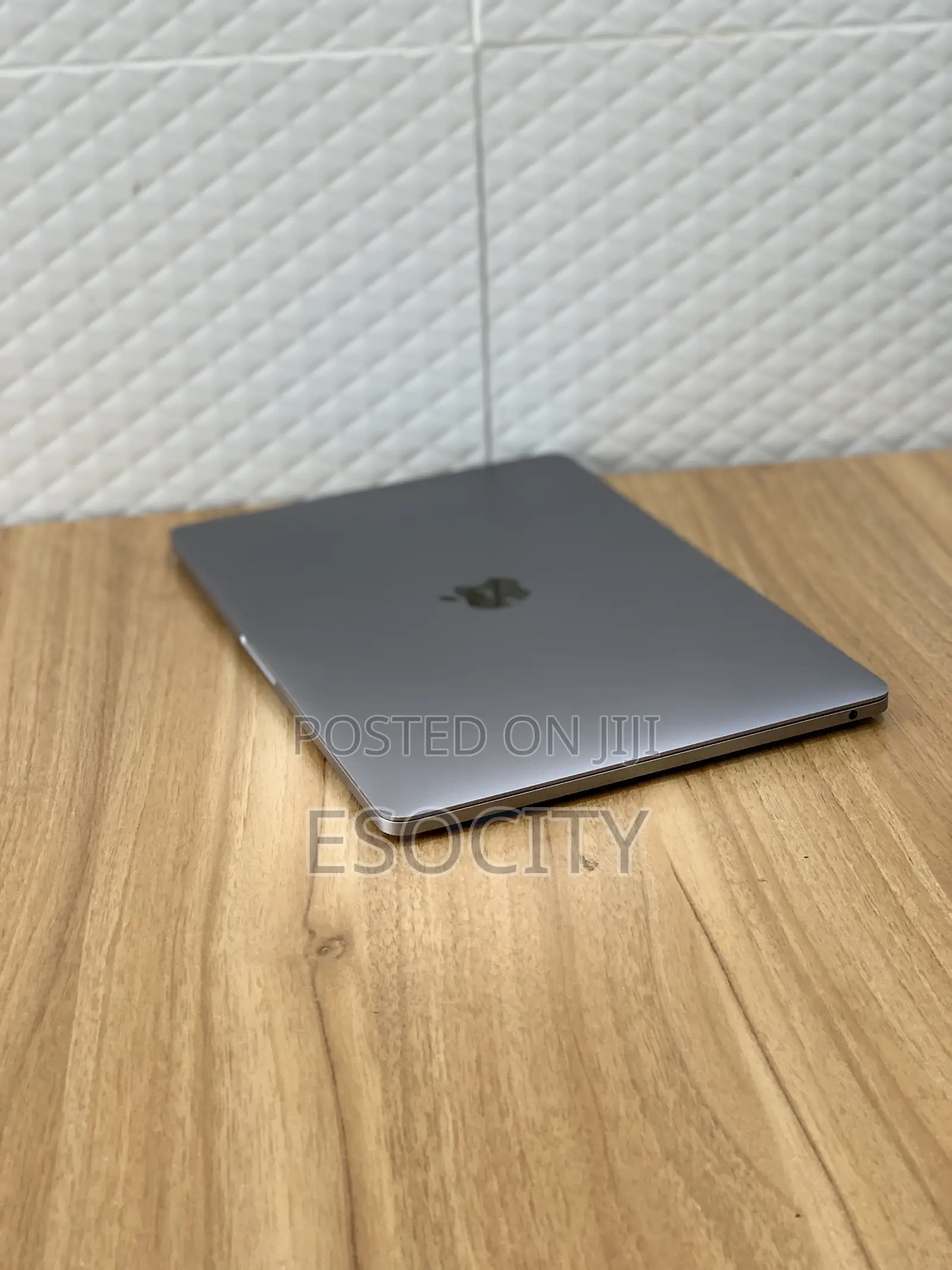 Laptop Apple MacBook Pro 2017 16GB Intel Core I5 SSD 512GB