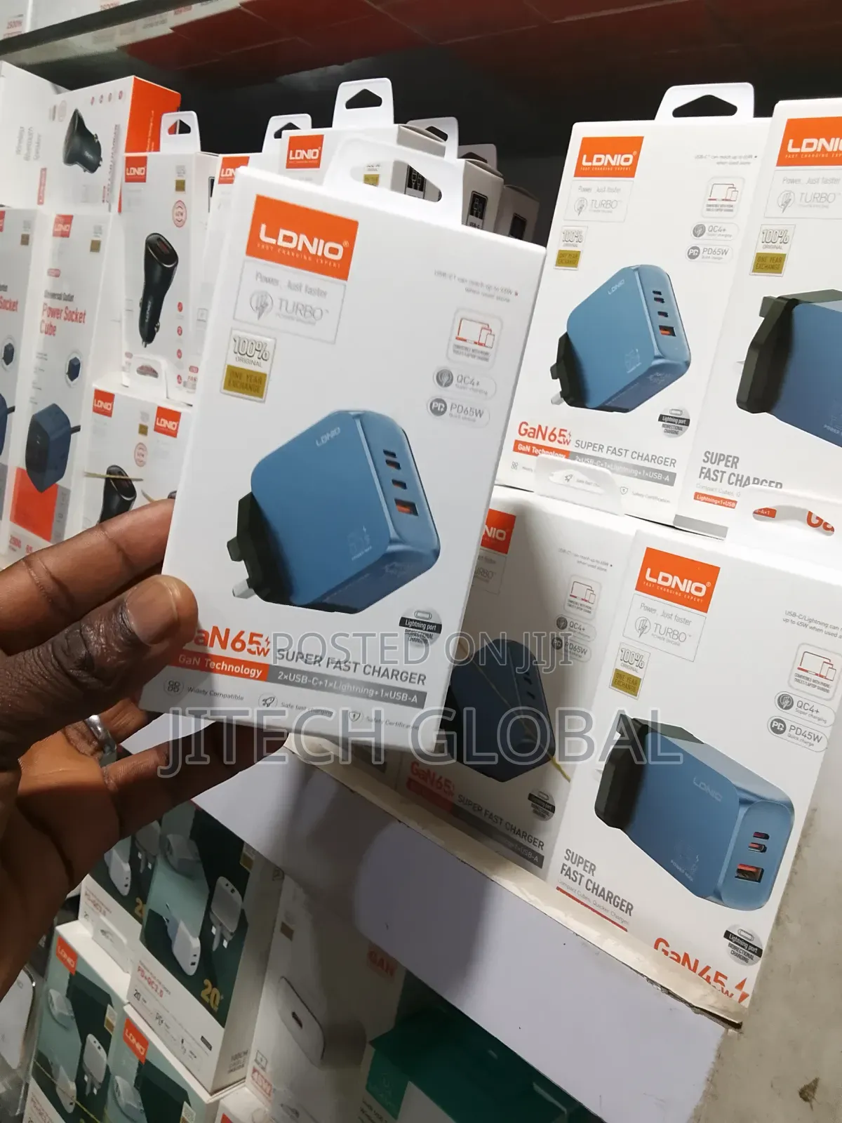 Ldnio Gan65w Super Fast Charger With 2 Usb-c, Lighting Usb-a