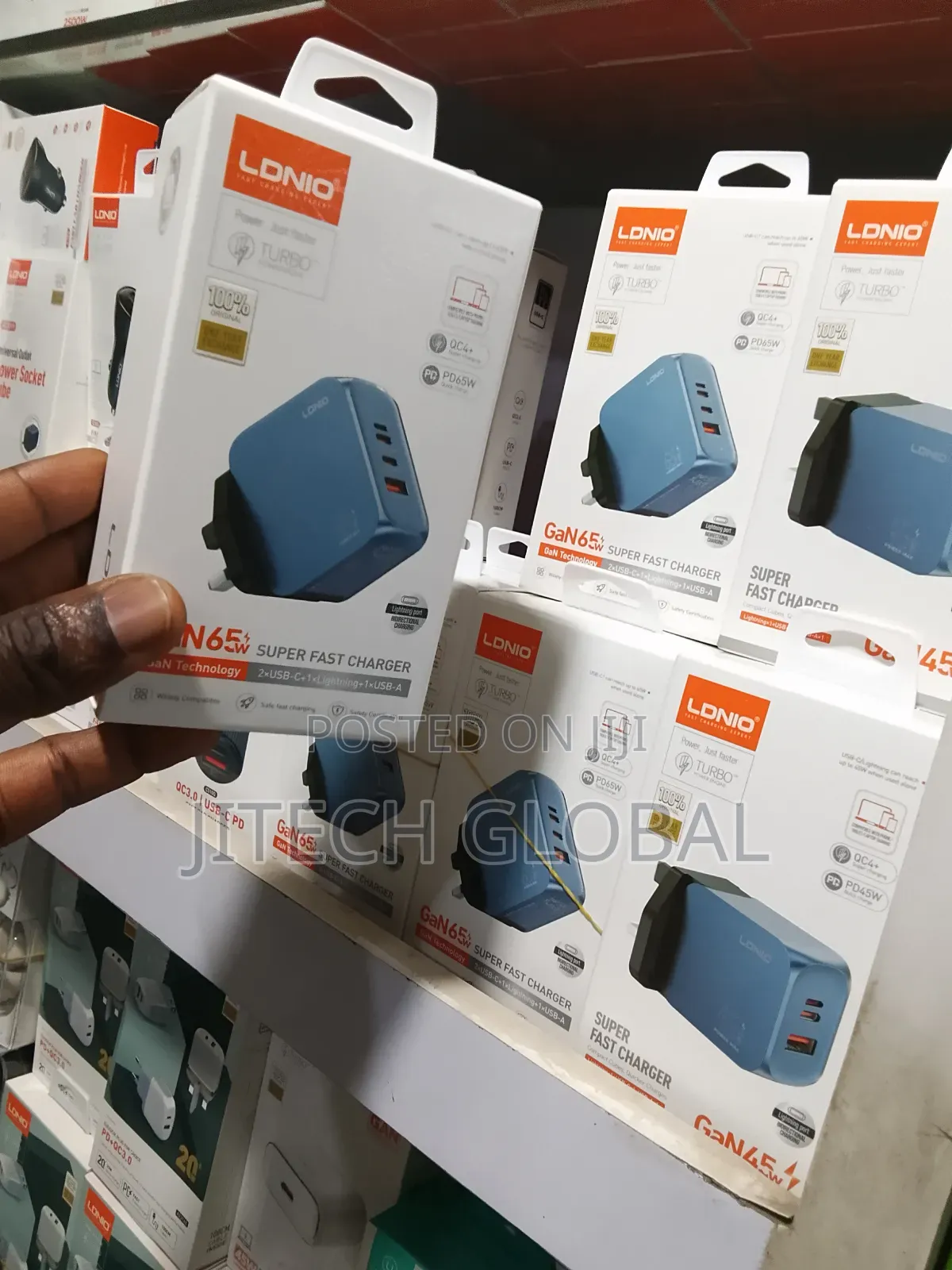 Ldnio Gan65w Super Fast Charger With 2 Usb-c, Lighting Usb-a