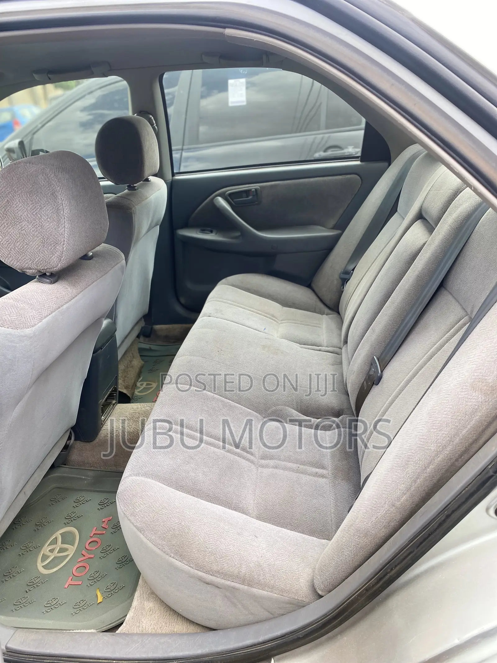 Toyota Camry CE 4dr Sedan (2.2L 4cyl 4A) 2000 Silver