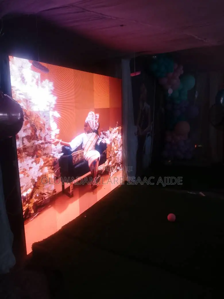 Rental Cabinet Screen: Birthday Screen Display
