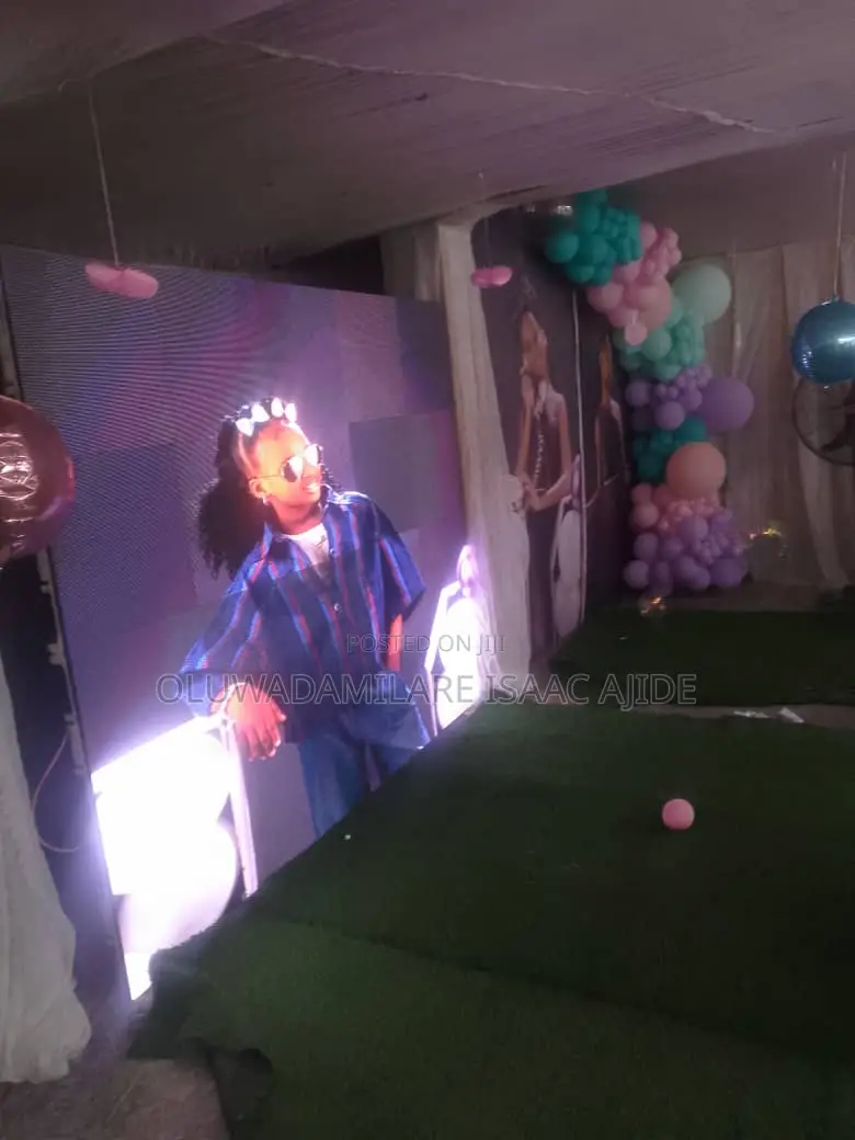 Rental Cabinet Screen: Birthday Screen Display