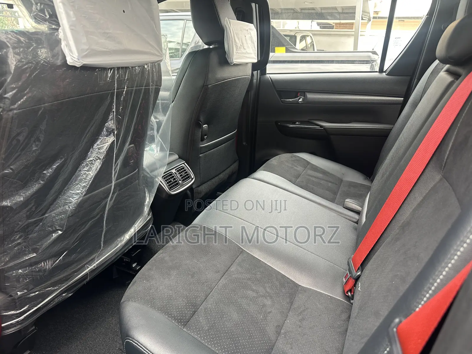 New Toyota Hilux 2025 Black